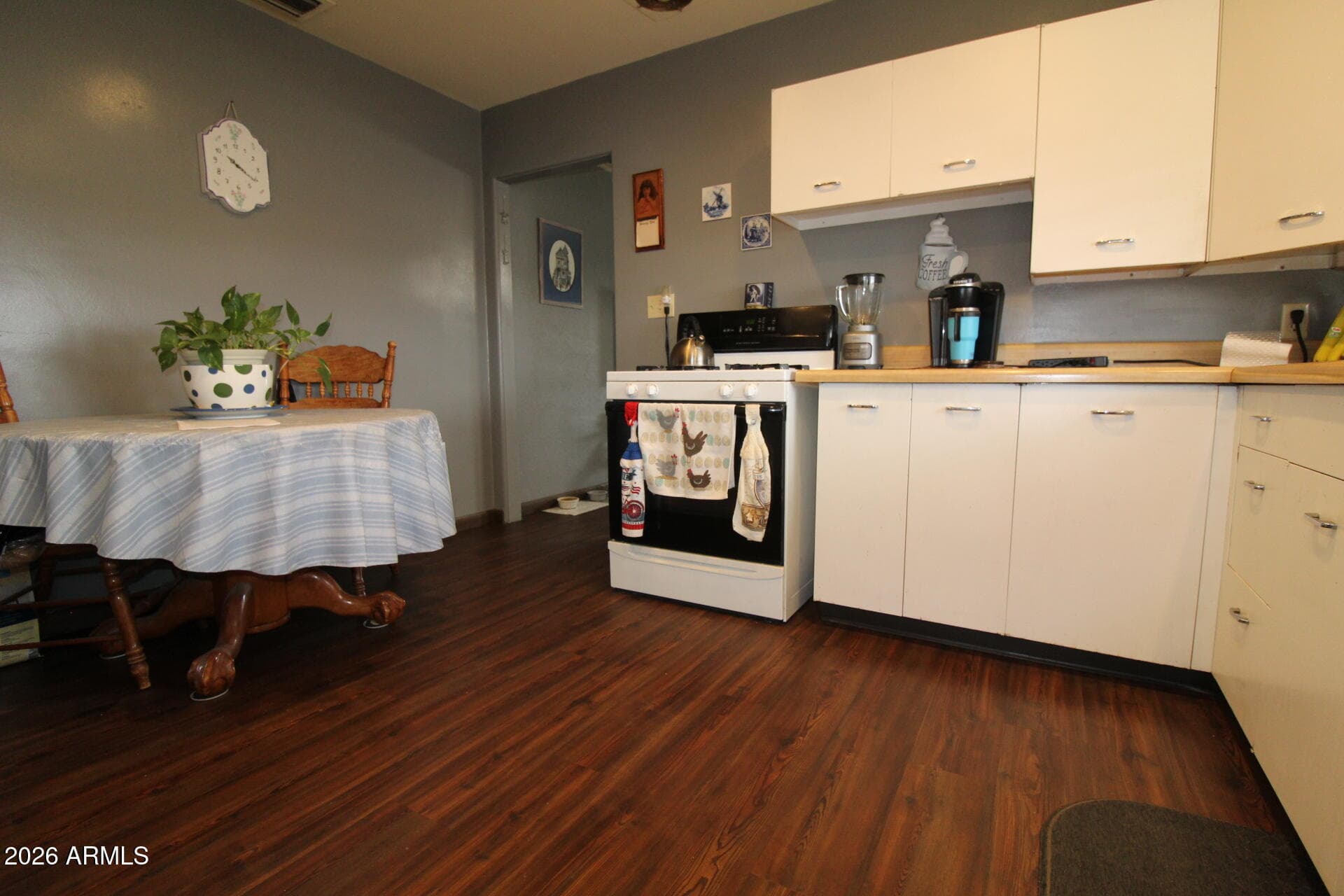 401 E CEDAR Street, Globe, AZ 85501 — photo 20 of 28
