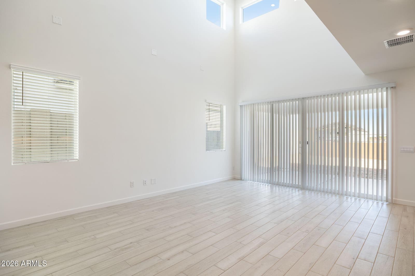 2329 N 29TH Street, Phoenix, AZ 85008 — photo 5 of 26