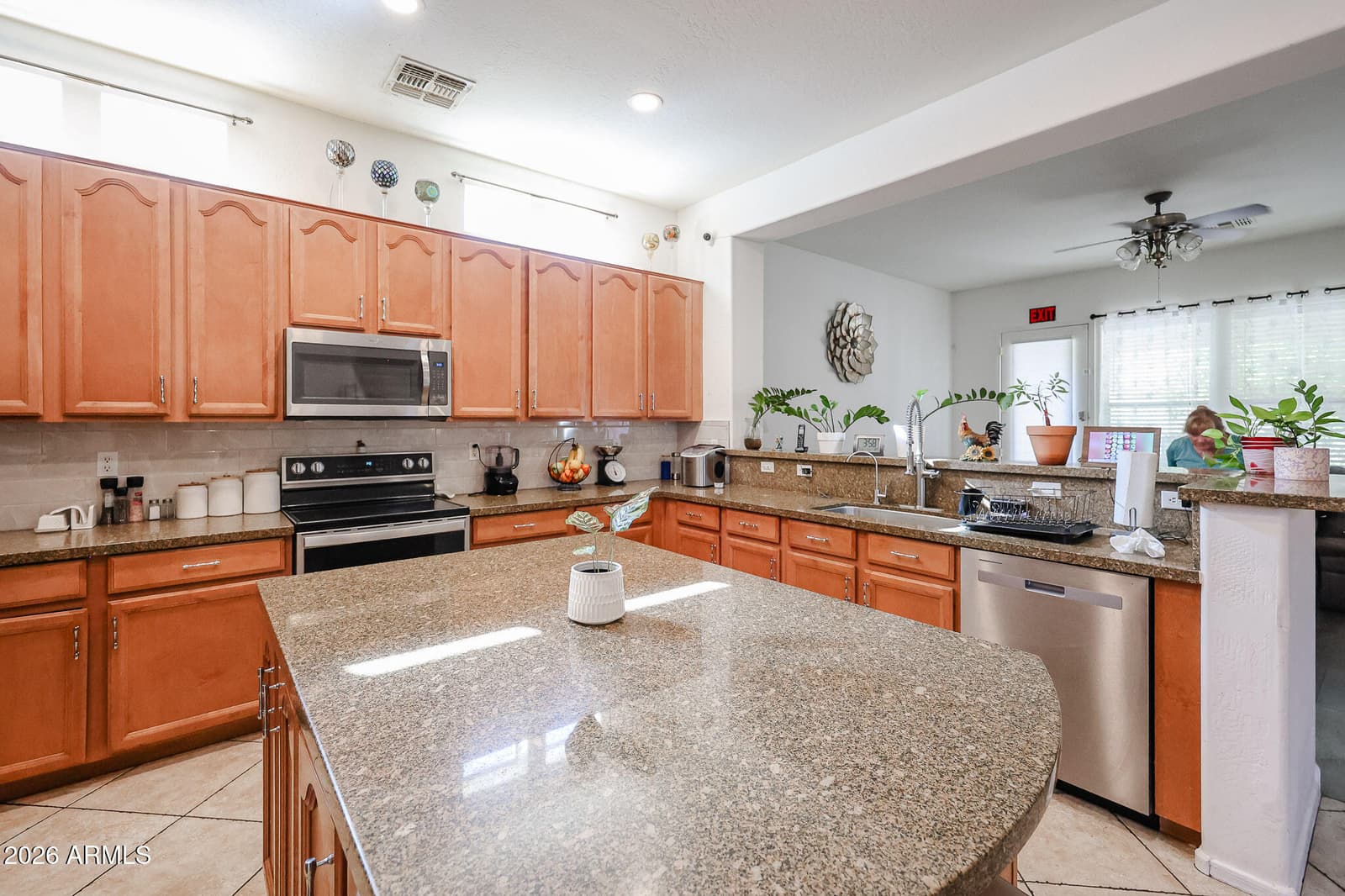 8332 W Rosewood Lane, Peoria, AZ 85383 — photo 9 of 60