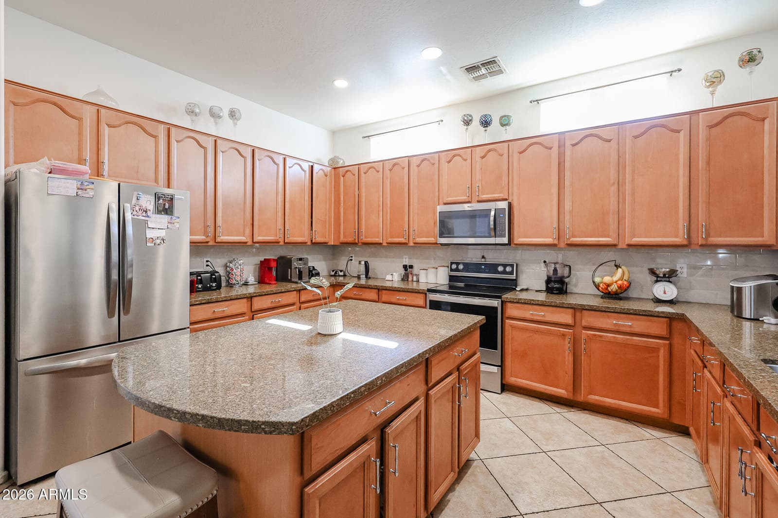 8332 W Rosewood Lane, Peoria, AZ 85383 — photo 10 of 60