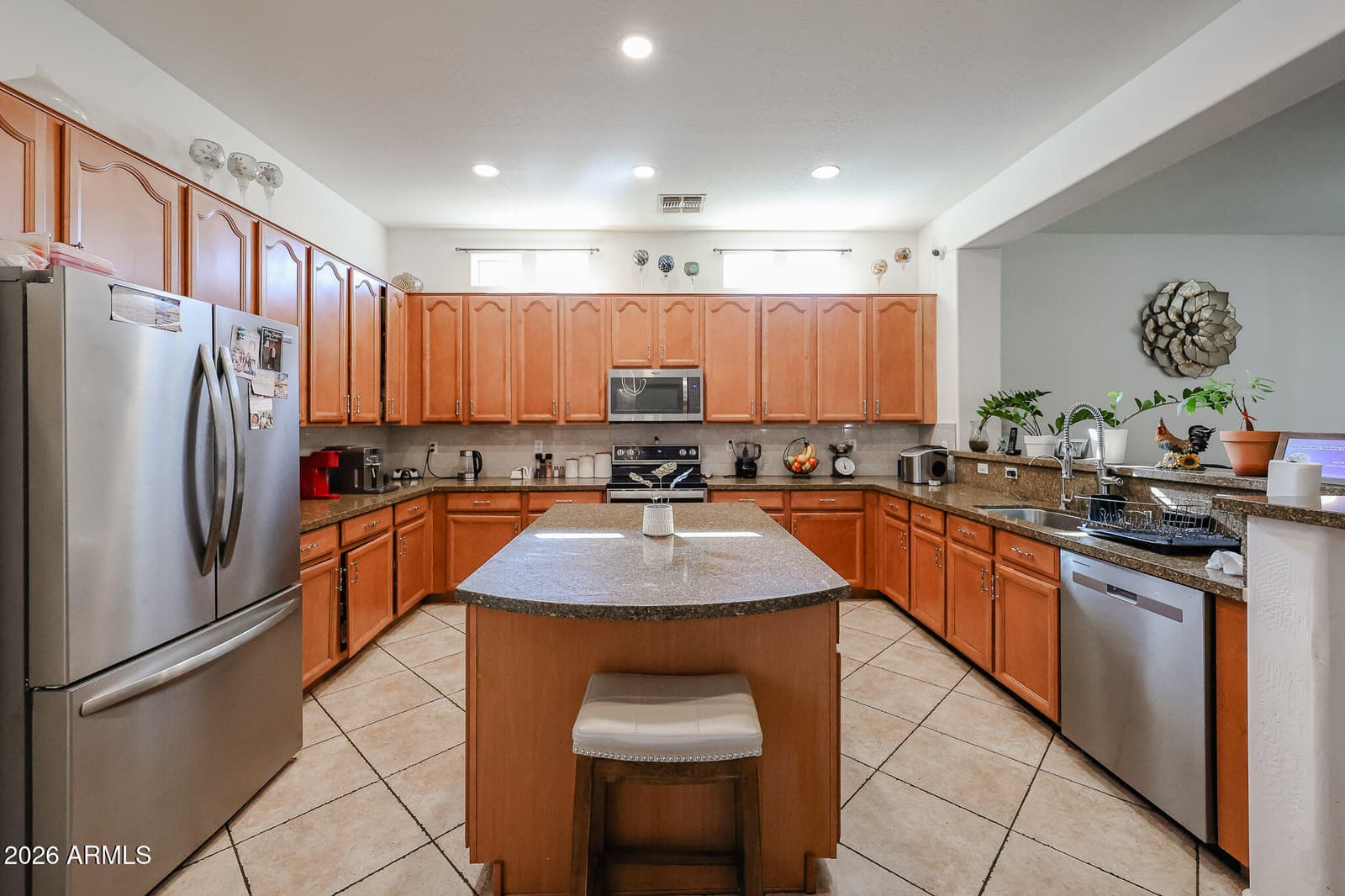 8332 W Rosewood Lane, Peoria, AZ 85383 — photo 11 of 60