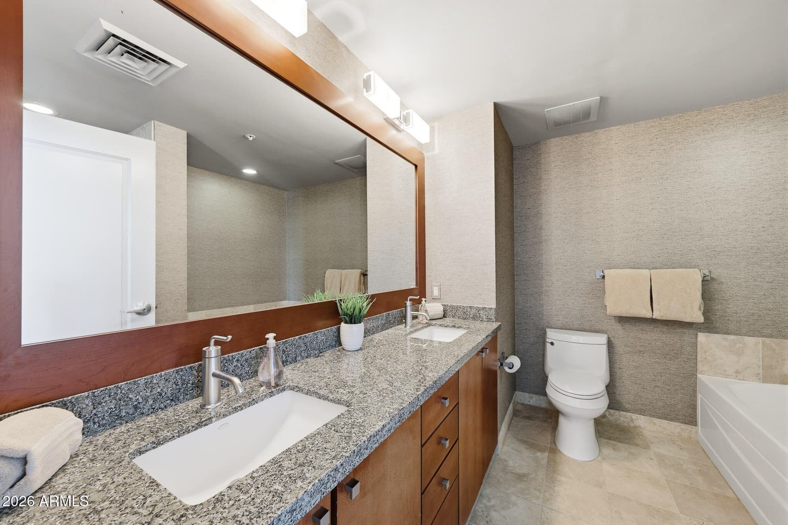310 S 4TH Street 2204, Phoenix, AZ 85004 — photo 31 of 65