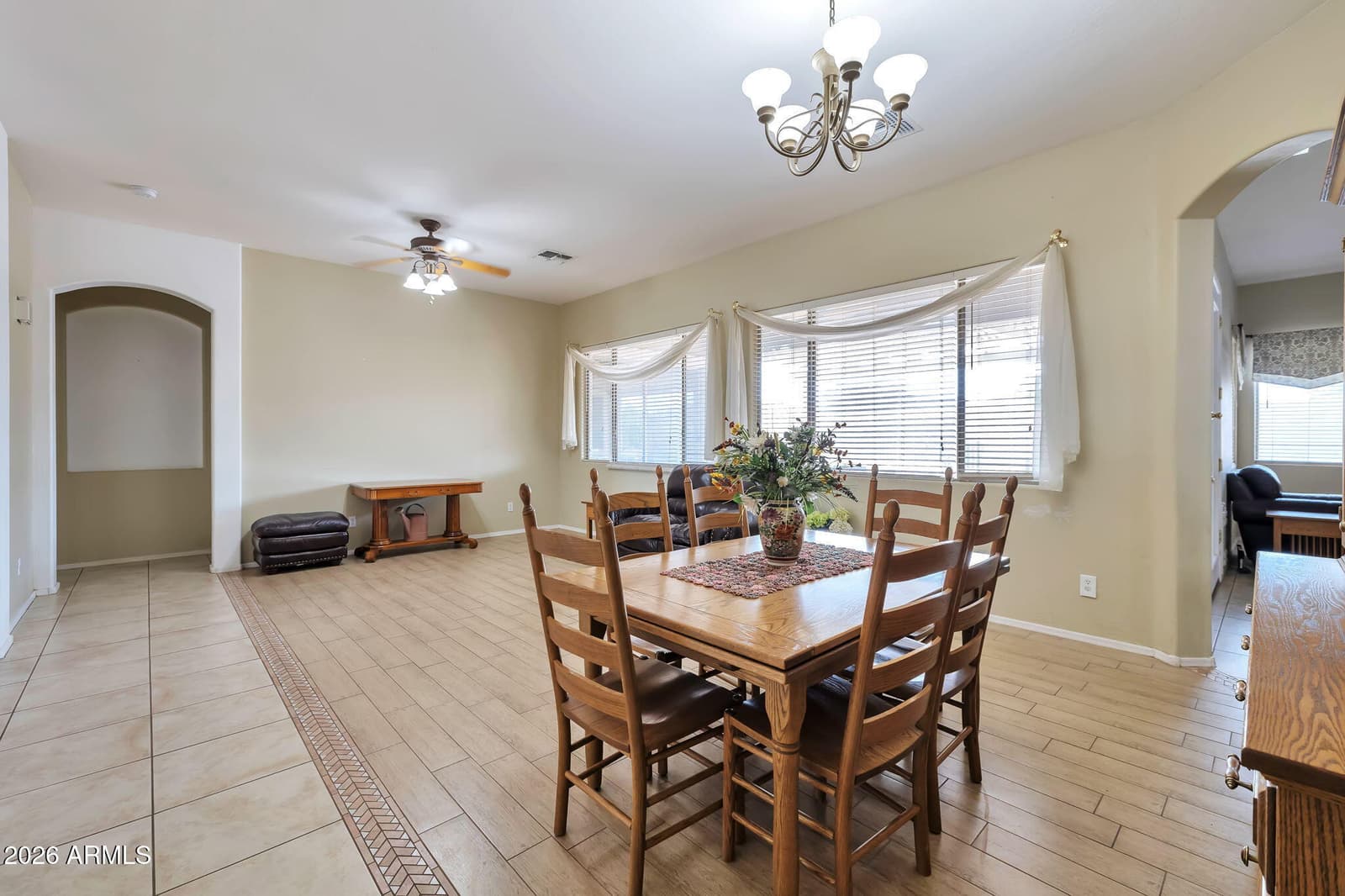 8807 W CAROLE Lane, Glendale, AZ 85305 — photo 11 of 31