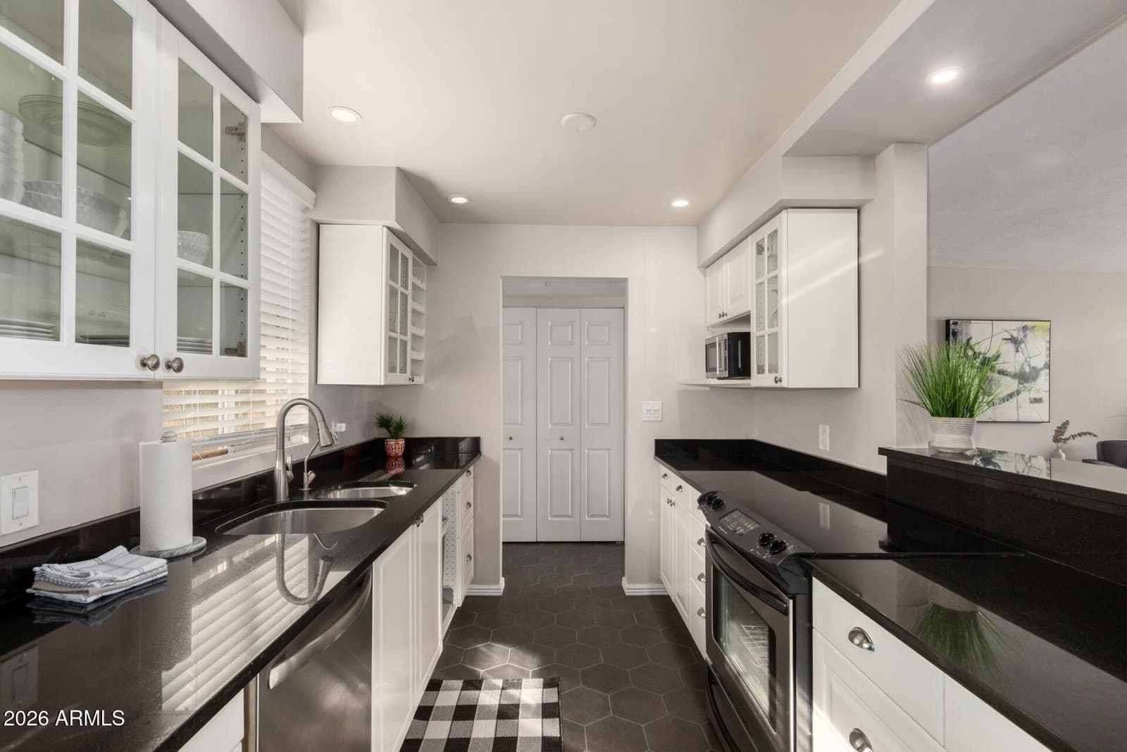 3270 E CAMELBACK Road 213, Phoenix, AZ 85018 — photo 11 of 41