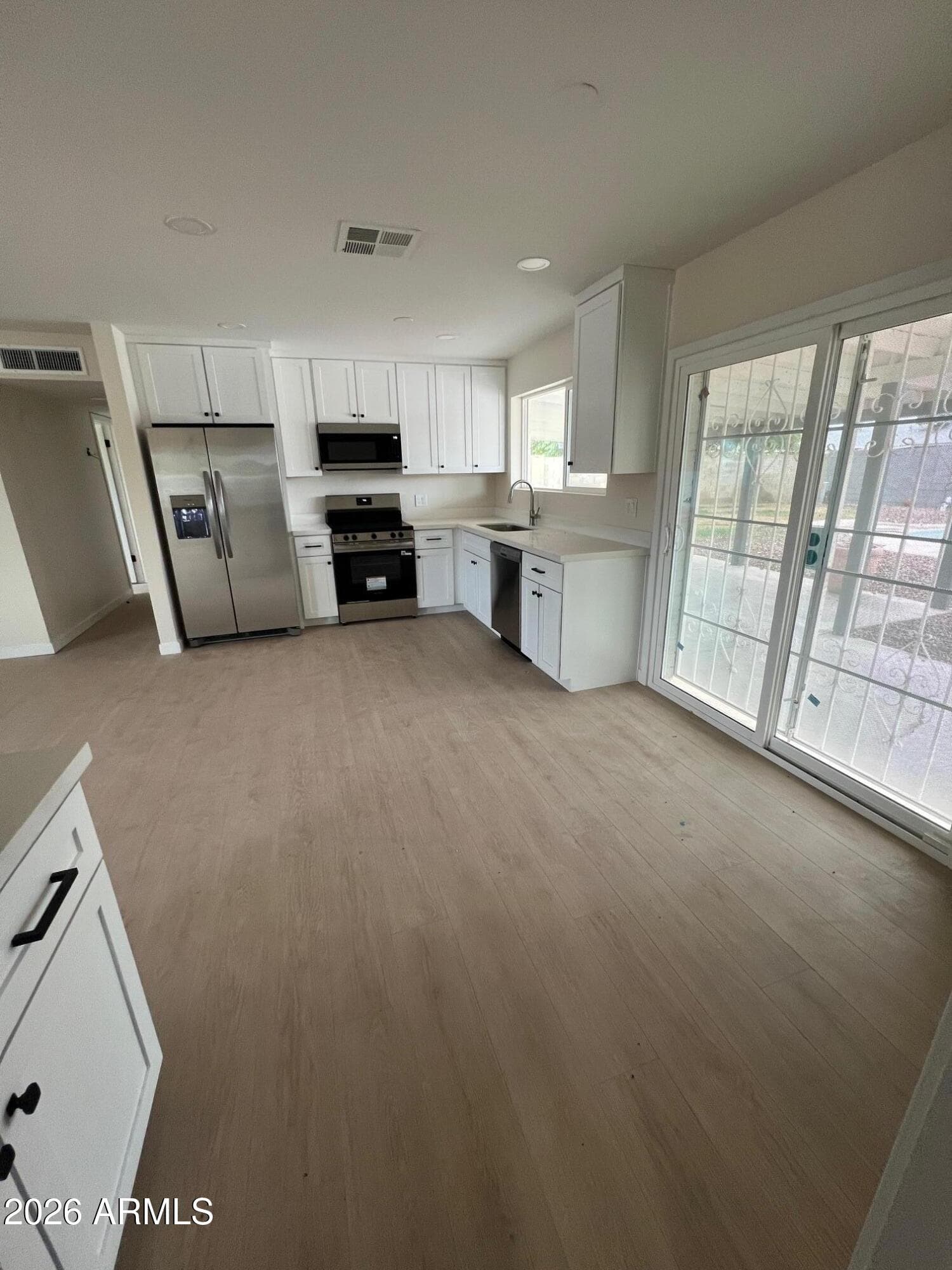 3739 W COLUMBINE Drive, Phoenix, AZ 85029 — photo 5 of 11