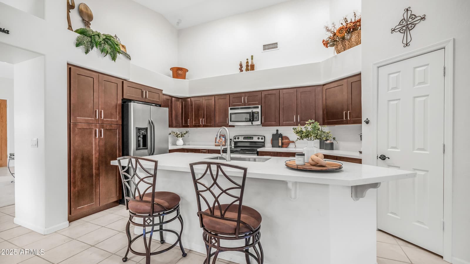 6334 E VIEWMONT Drive 17, Mesa, AZ 85215 — photo 10 of 39