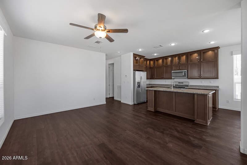 10201 N 99th Avenue 104, Peoria, AZ 85345 — photo 4 of 19