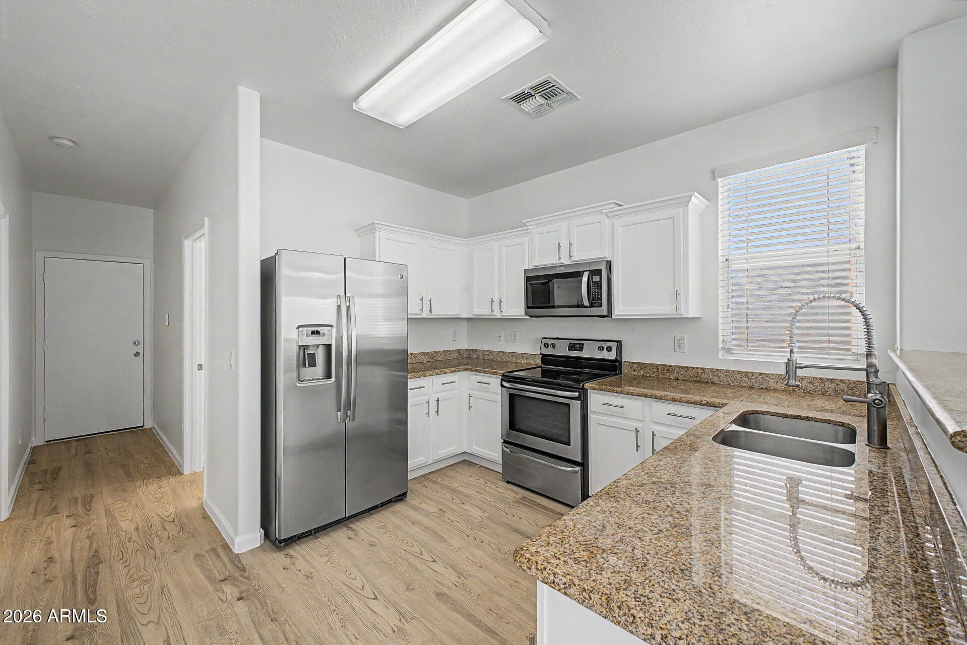 3816 S 53RD Drive, Phoenix, AZ 85043 — photo 2 of 42