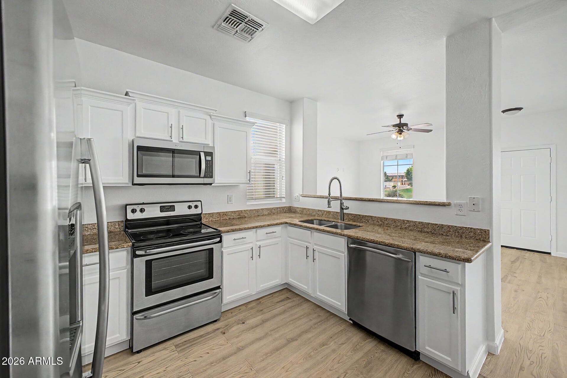 3816 S 53RD Drive, Phoenix, AZ 85043 — photo 3 of 42