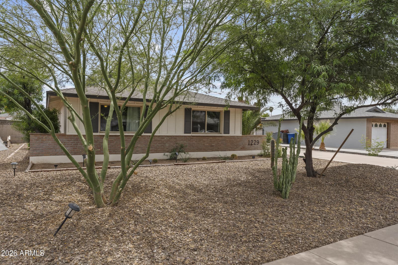 1229 E MANHATTON Drive, Tempe, AZ 85282 — photo 3 of 28
