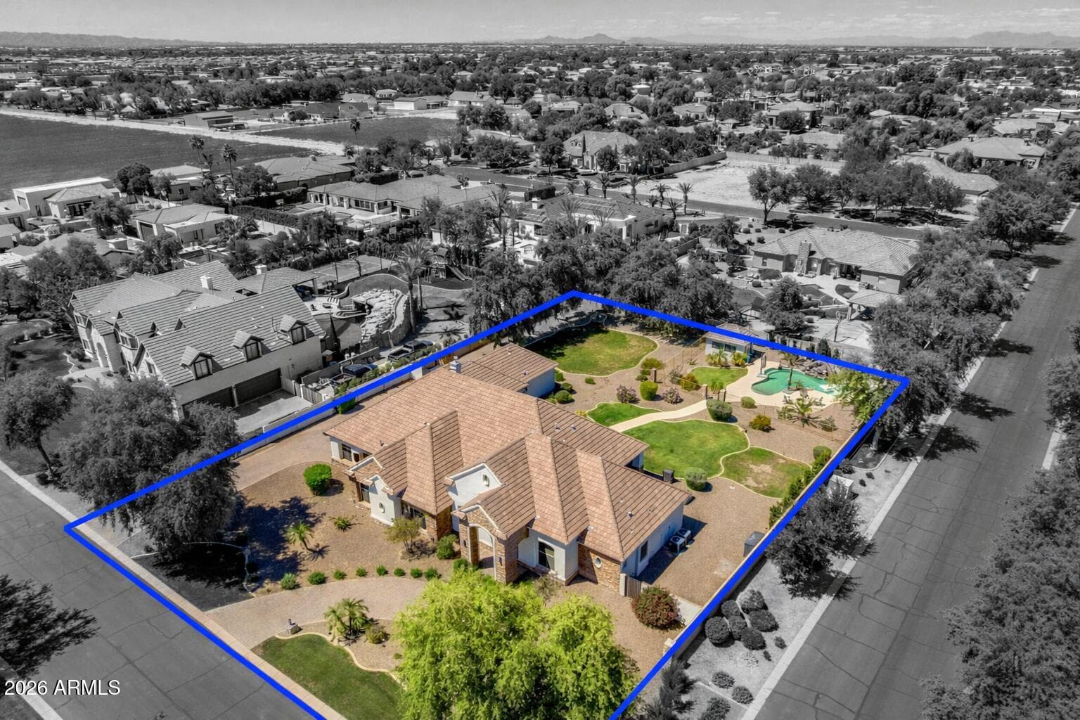 2082 E SANOQUE Boulevard, Gilbert, AZ 85298 — photo 1 of 80