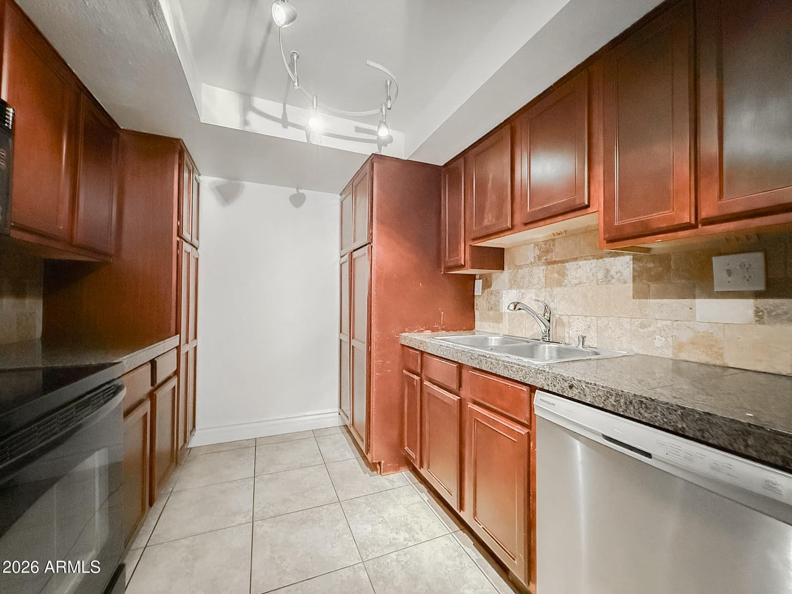 3825 E CAMELBACK Road 215, Phoenix, AZ 85018 — photo 9 of 24