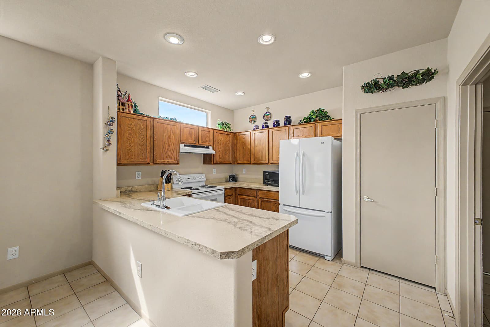 19409 N PAPAGO Drive, Surprise, AZ 85374 — photo 8 of 29