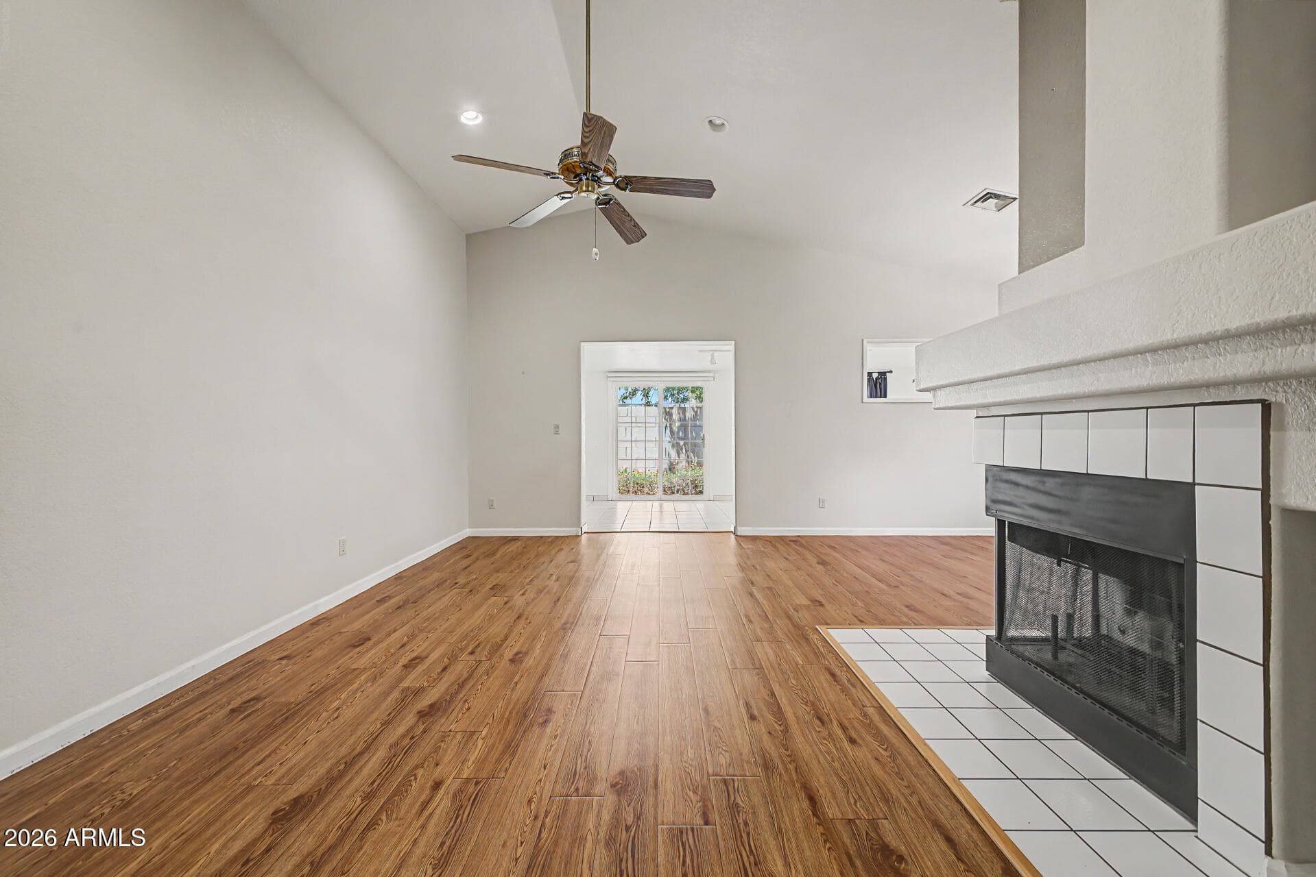 430 W TIERRA BUENA Lane, Phoenix, AZ 85023 — photo 6 of 45