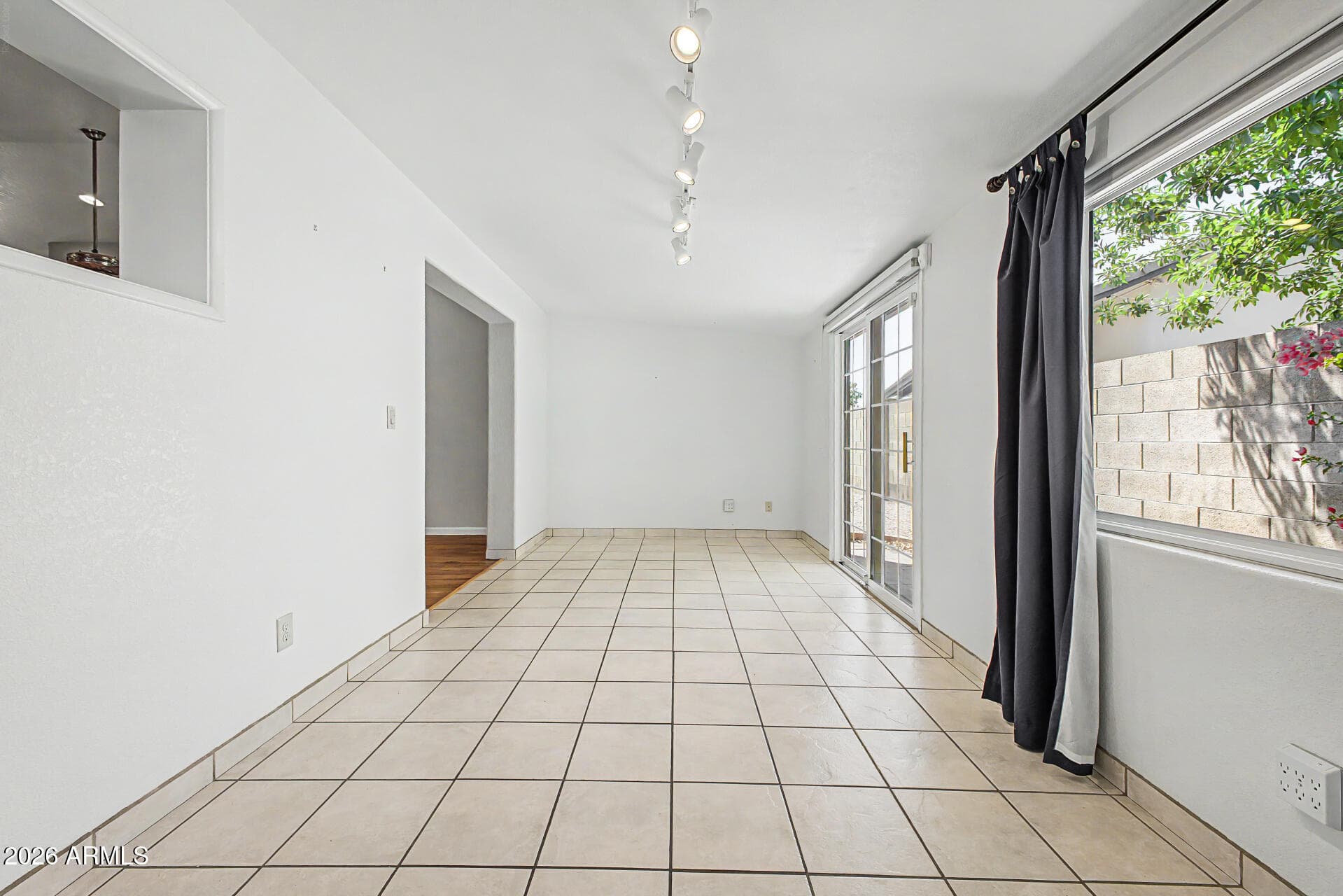 430 W TIERRA BUENA Lane, Phoenix, AZ 85023 — photo 18 of 45