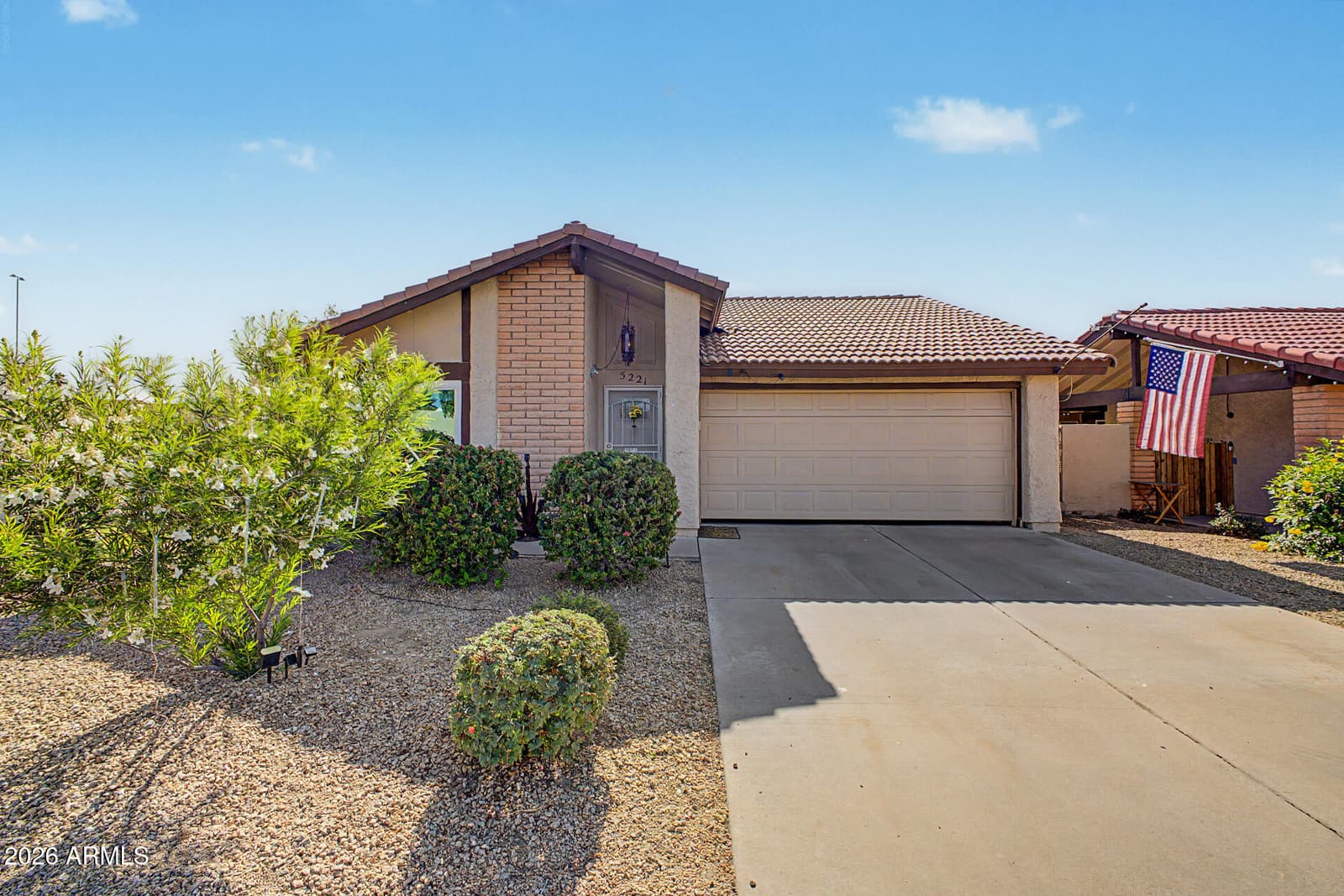 5221 E SAGUARO Circle, Phoenix, AZ 85044 — photo 1 of 30