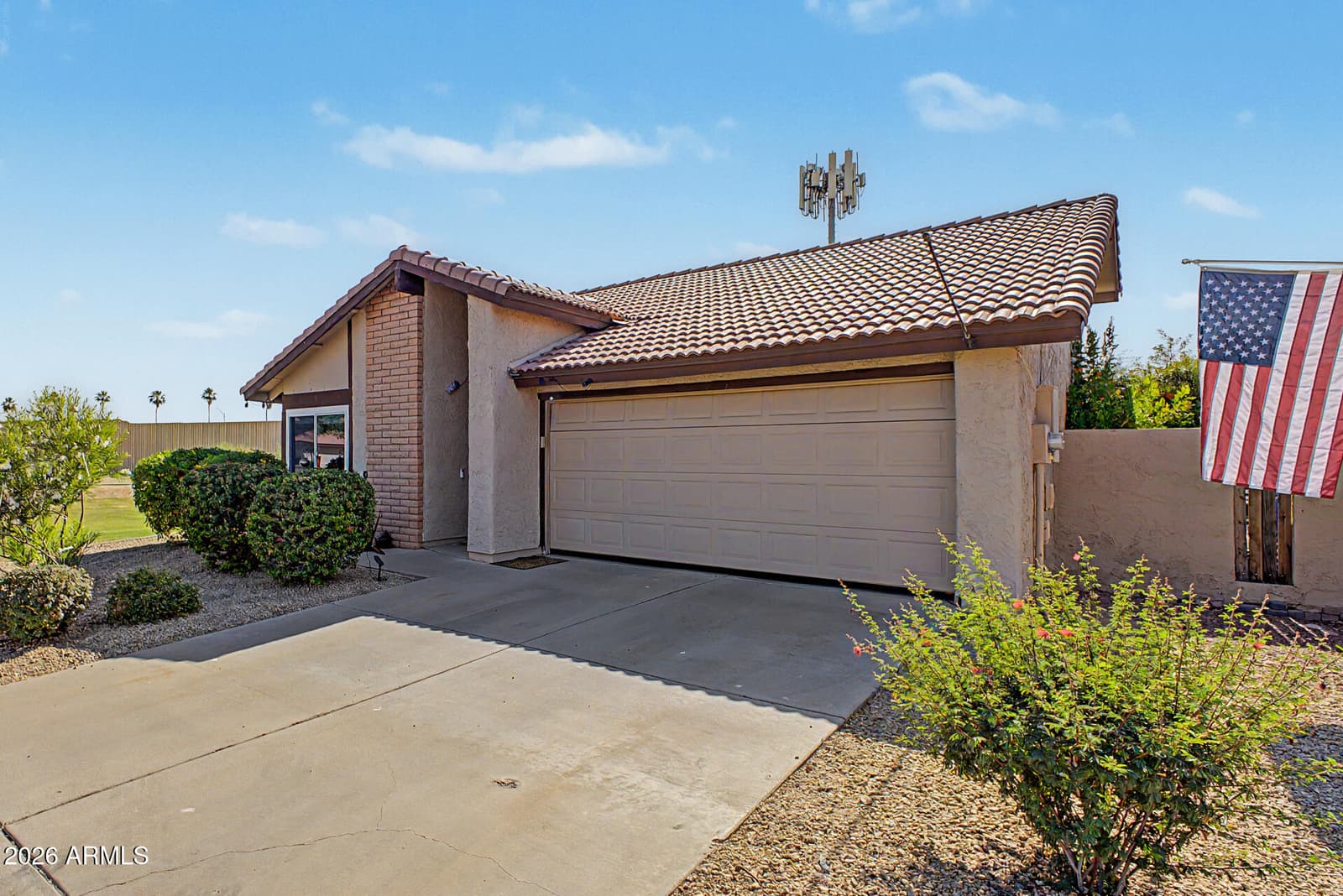 5221 E SAGUARO Circle, Phoenix, AZ 85044 — photo 3 of 30