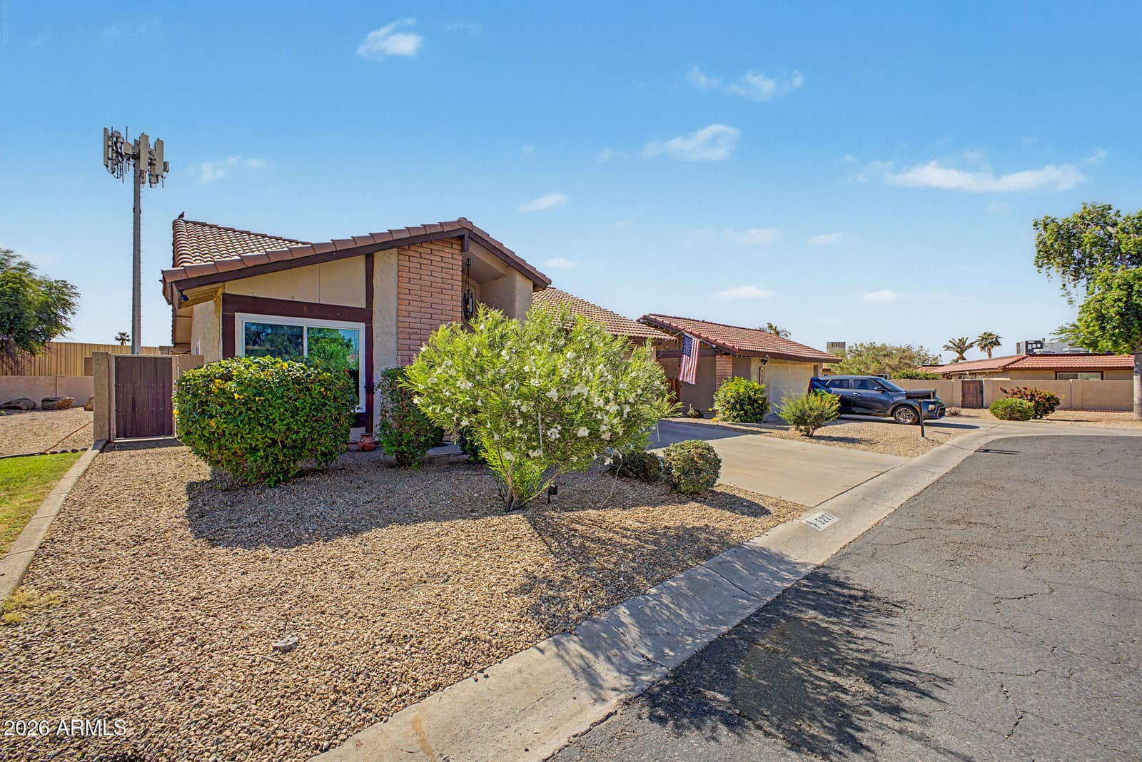 5221 E SAGUARO Circle, Phoenix, AZ 85044 — photo 4 of 30