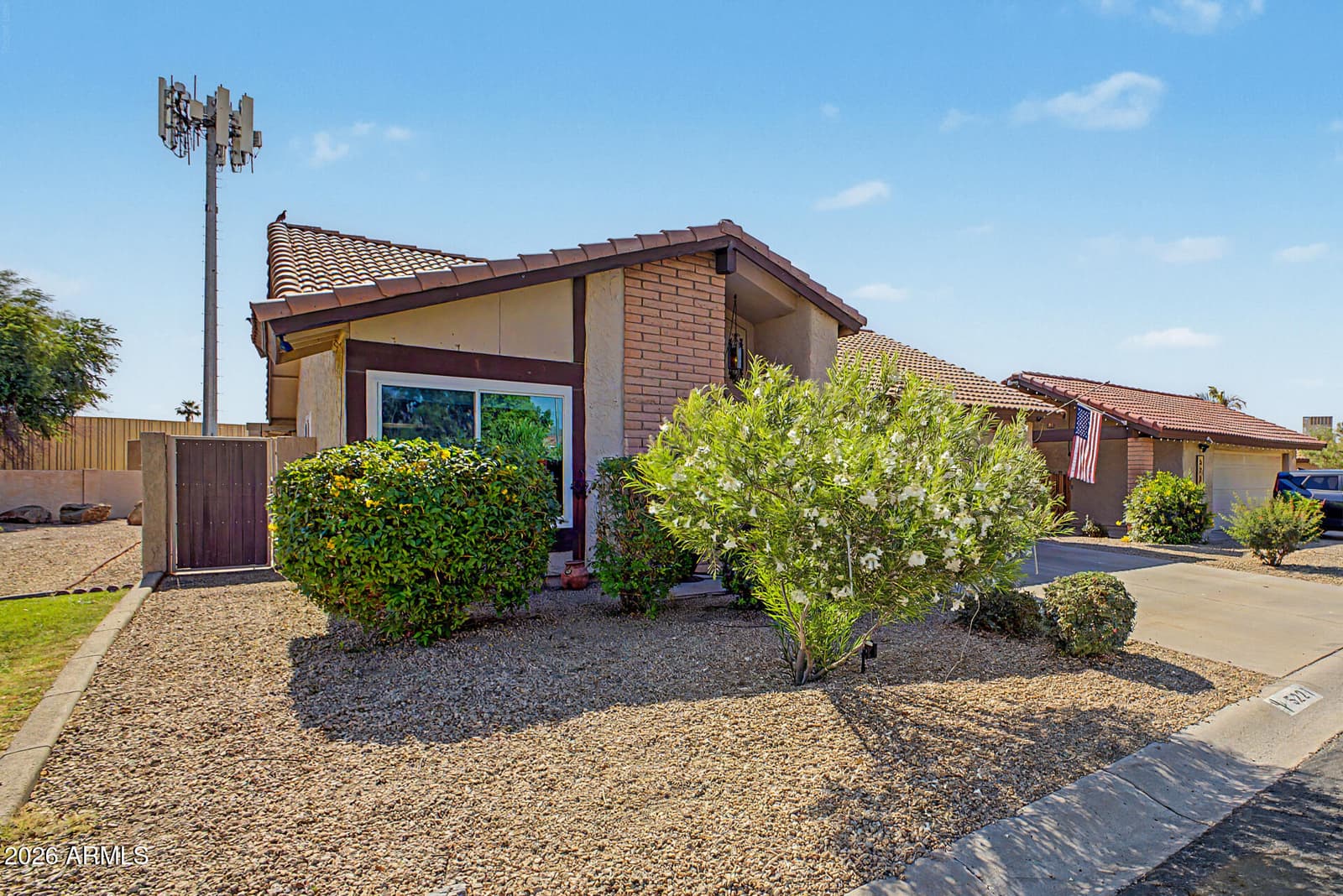 5221 E SAGUARO Circle, Phoenix, AZ 85044 — photo 5 of 30