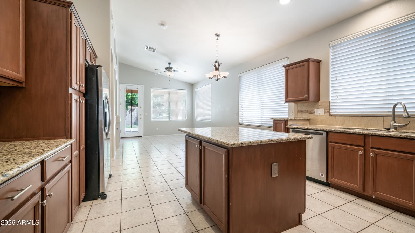 6904 W PONTIAC Drive, Glendale, AZ 85308 — photo 5 of 31