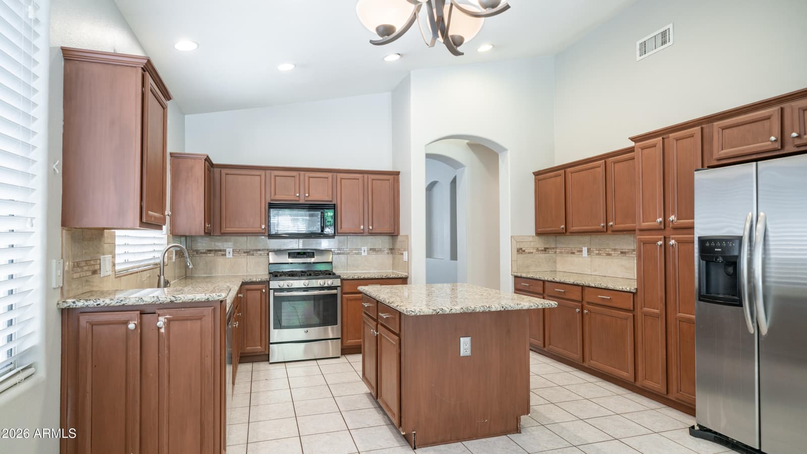 6904 W PONTIAC Drive, Glendale, AZ 85308 — photo 8 of 31