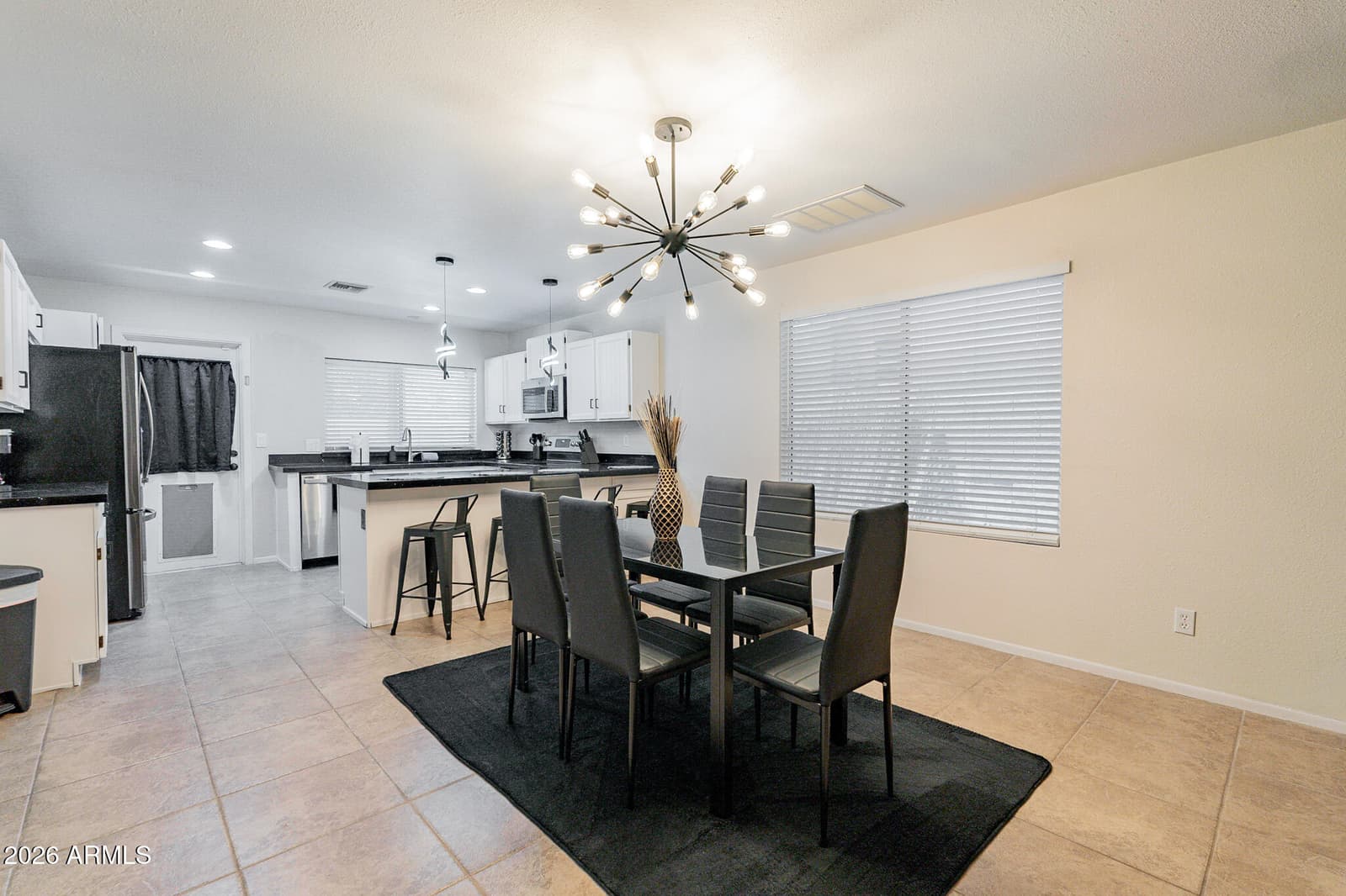3911 W DESERT COVE Avenue, Phoenix, AZ 85029 — photo 5 of 19