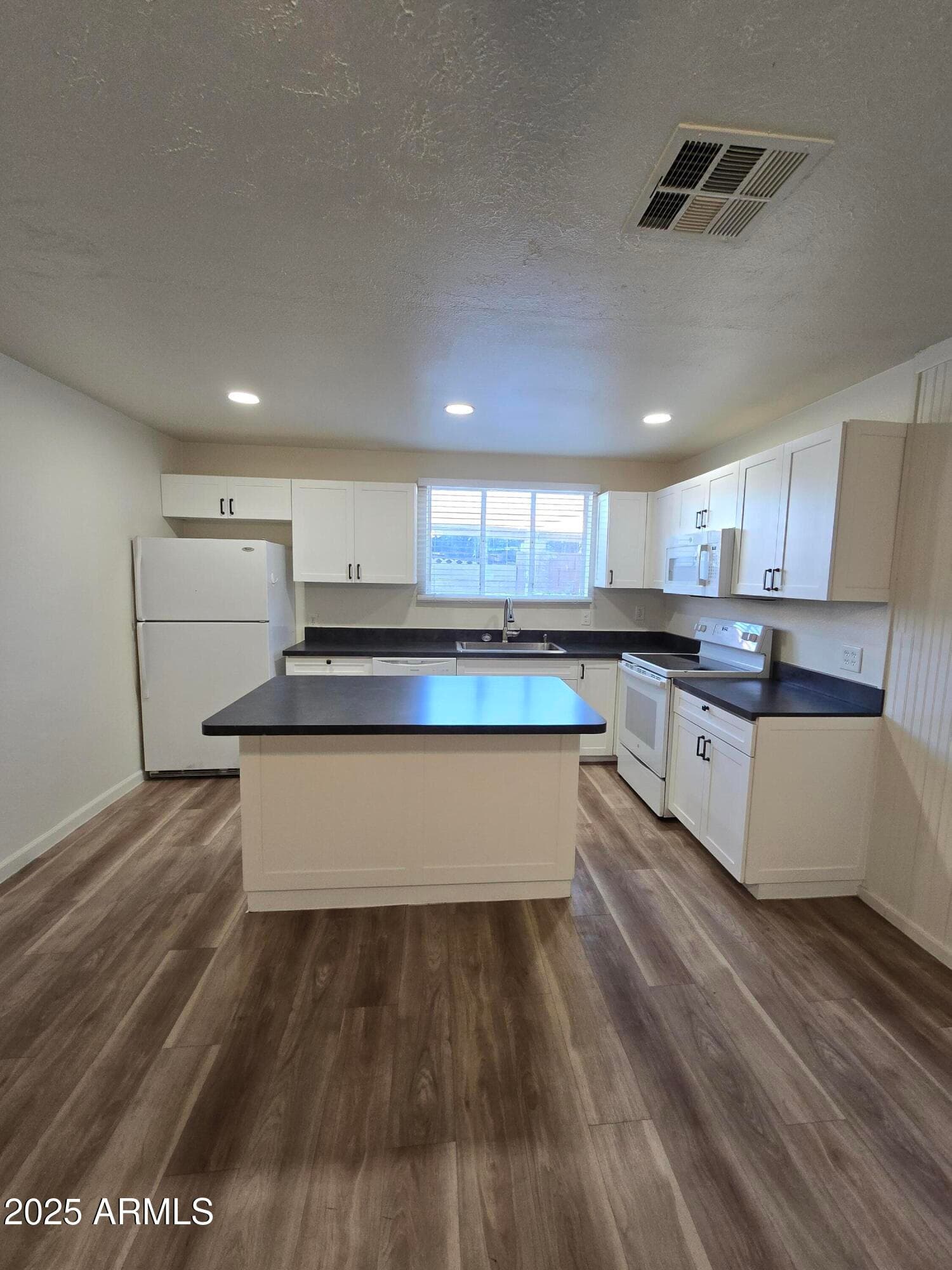 4924 W Catalina Drive, Phoenix, AZ 85031 — photo 4 of 26