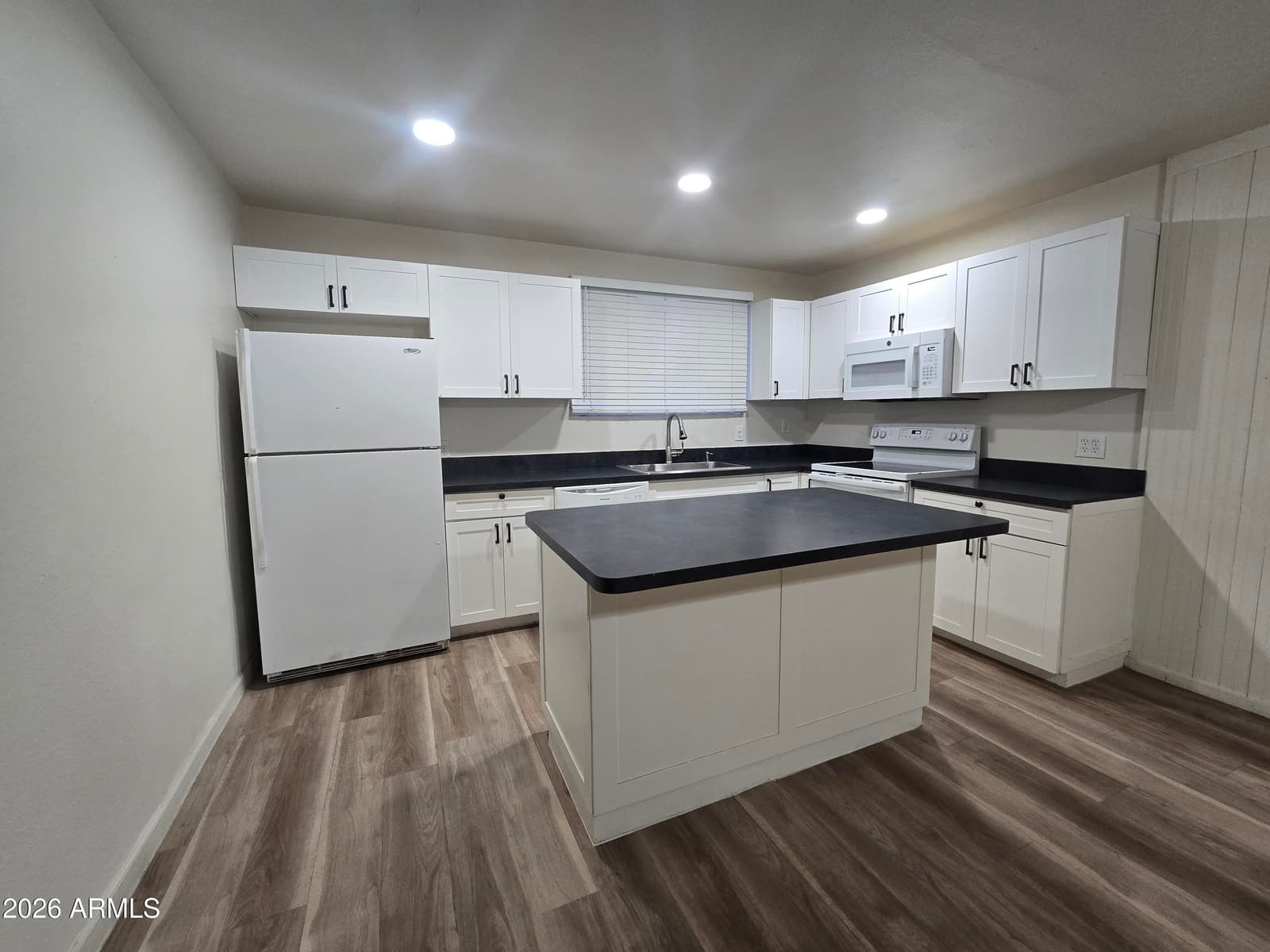 4924 W Catalina Drive, Phoenix, AZ 85031 — photo 5 of 26
