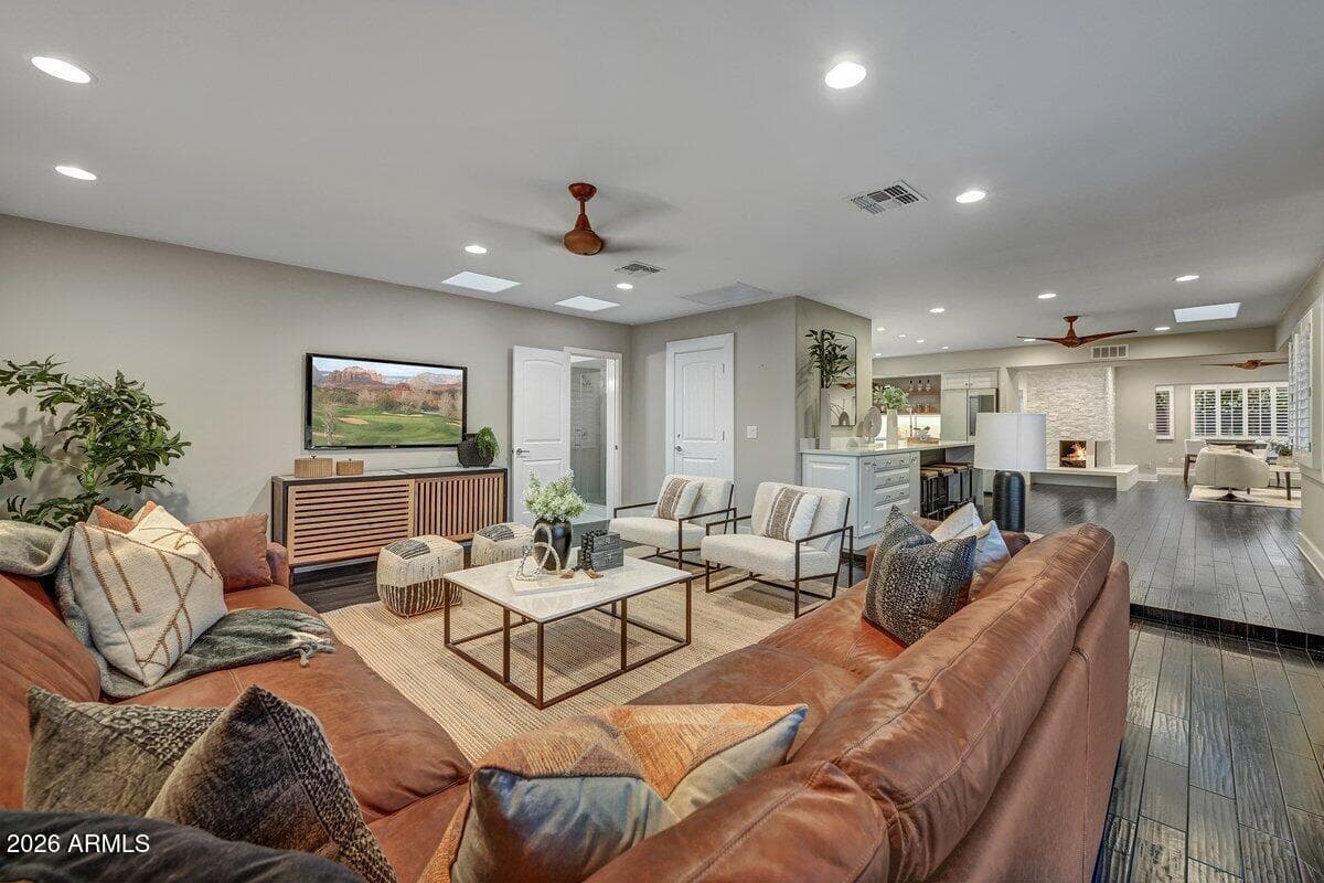 3307 S TERRACE Road, Tempe, AZ 85282 — photo 9 of 27