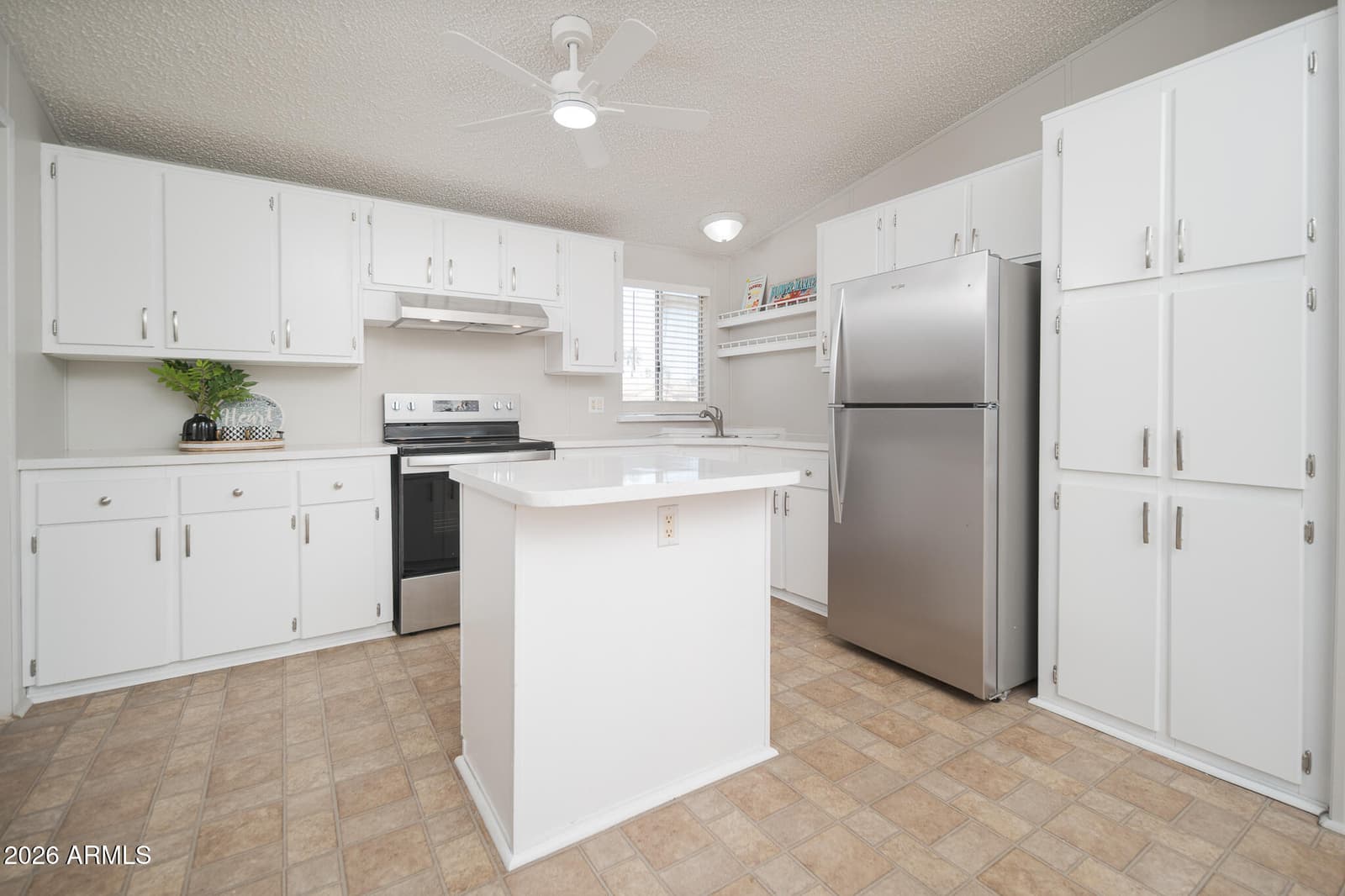 16208 W VISTA Avenue, Litchfield Park, AZ 85340 — photo 9 of 36
