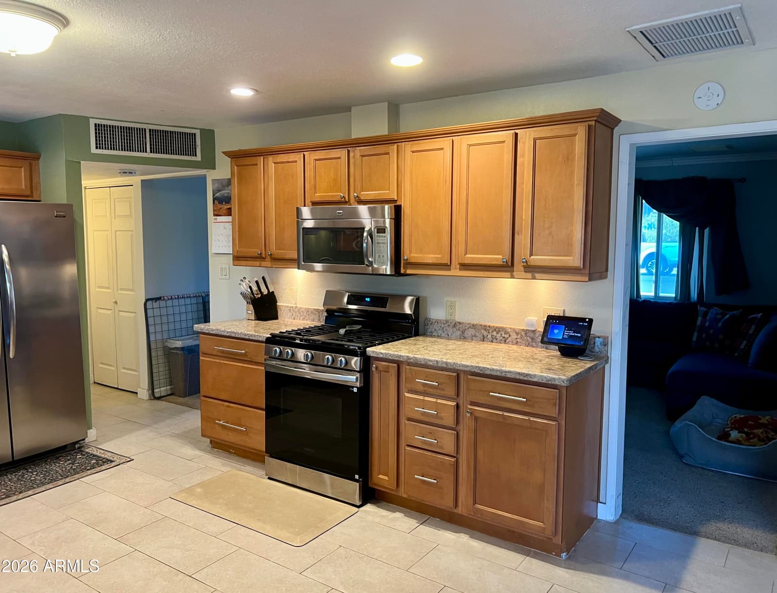 2439 W FREEWAY Lane, Phoenix, AZ 85021 — photo 9 of 28