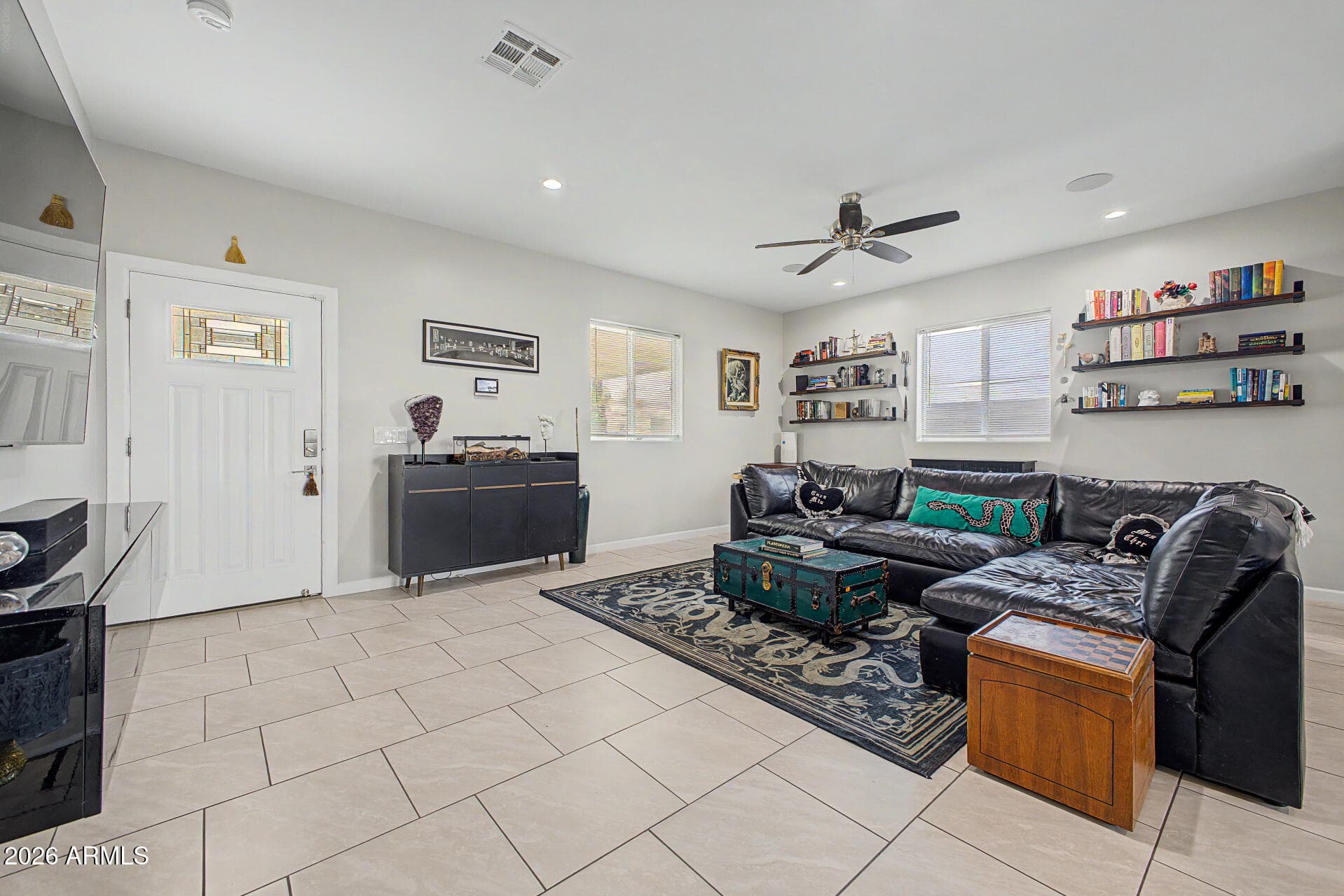 2901 E PARADISE Lane, Phoenix, AZ 85032 — photo 3 of 25