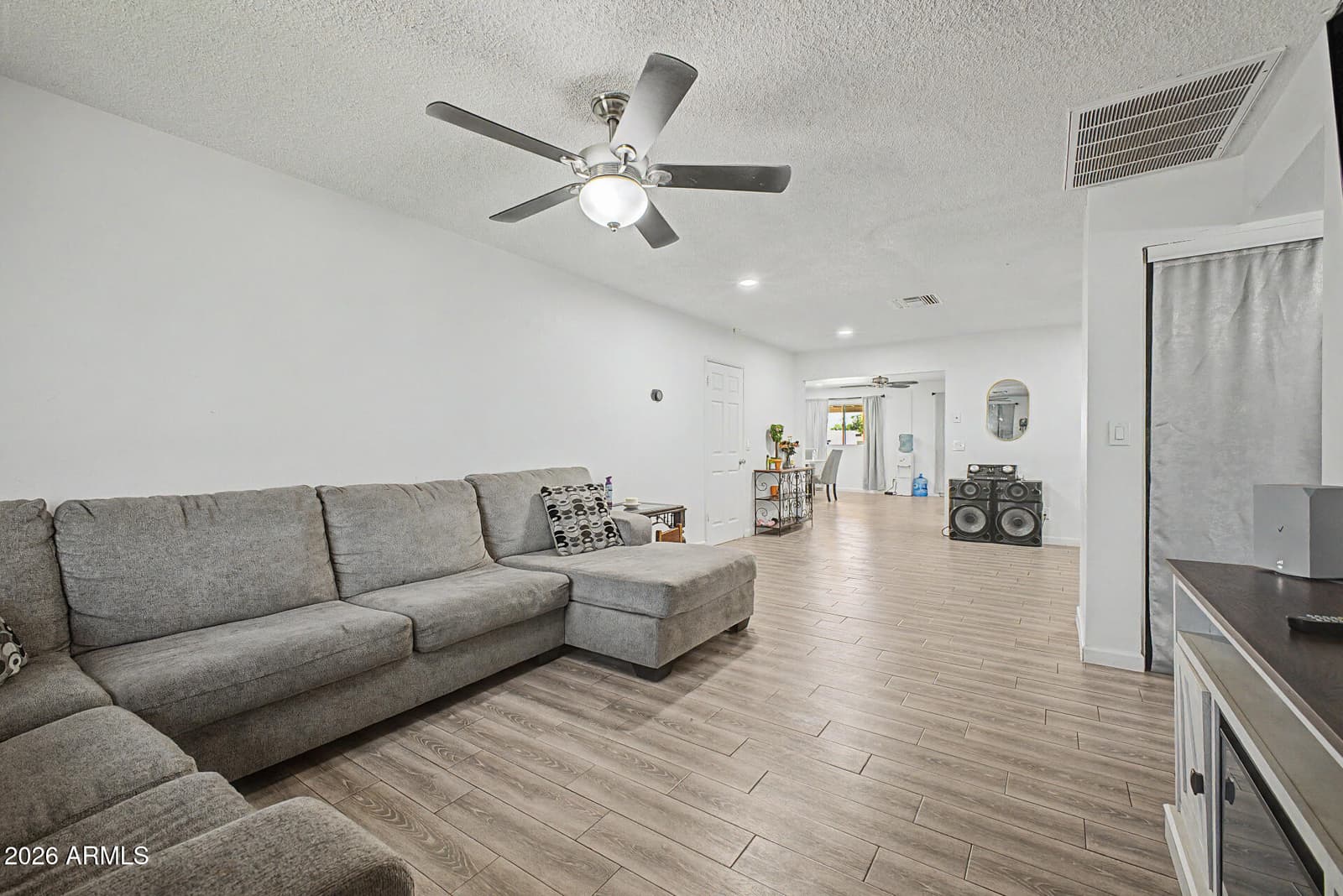 649 N 69TH Avenue, Phoenix, AZ 85043 — photo 8 of 39