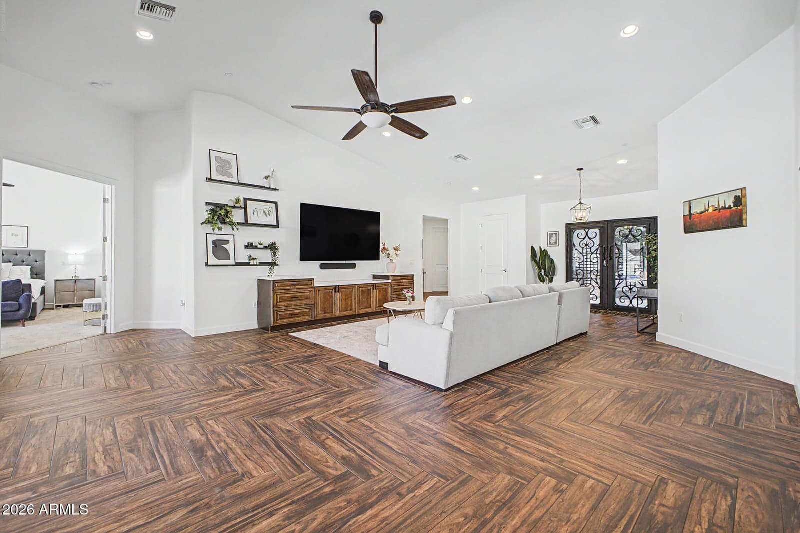 9098 E LUDLOW Drive, Scottsdale, AZ 85260 — photo 2 of 29