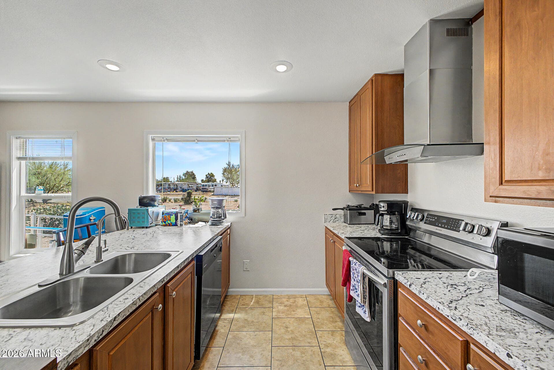 2576 W TEPEE Street, Apache Junction, AZ 85120 — photo 10 of 29