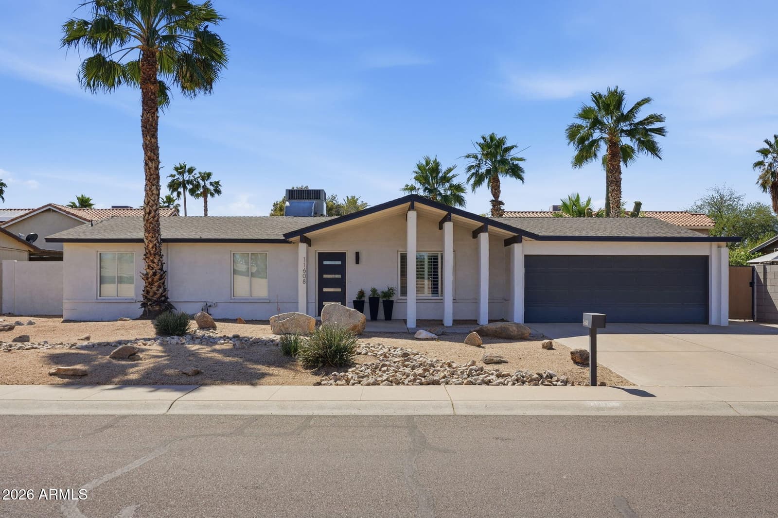 11608 N 32ND Place, Phoenix, AZ 85028 — photo 1 of 30