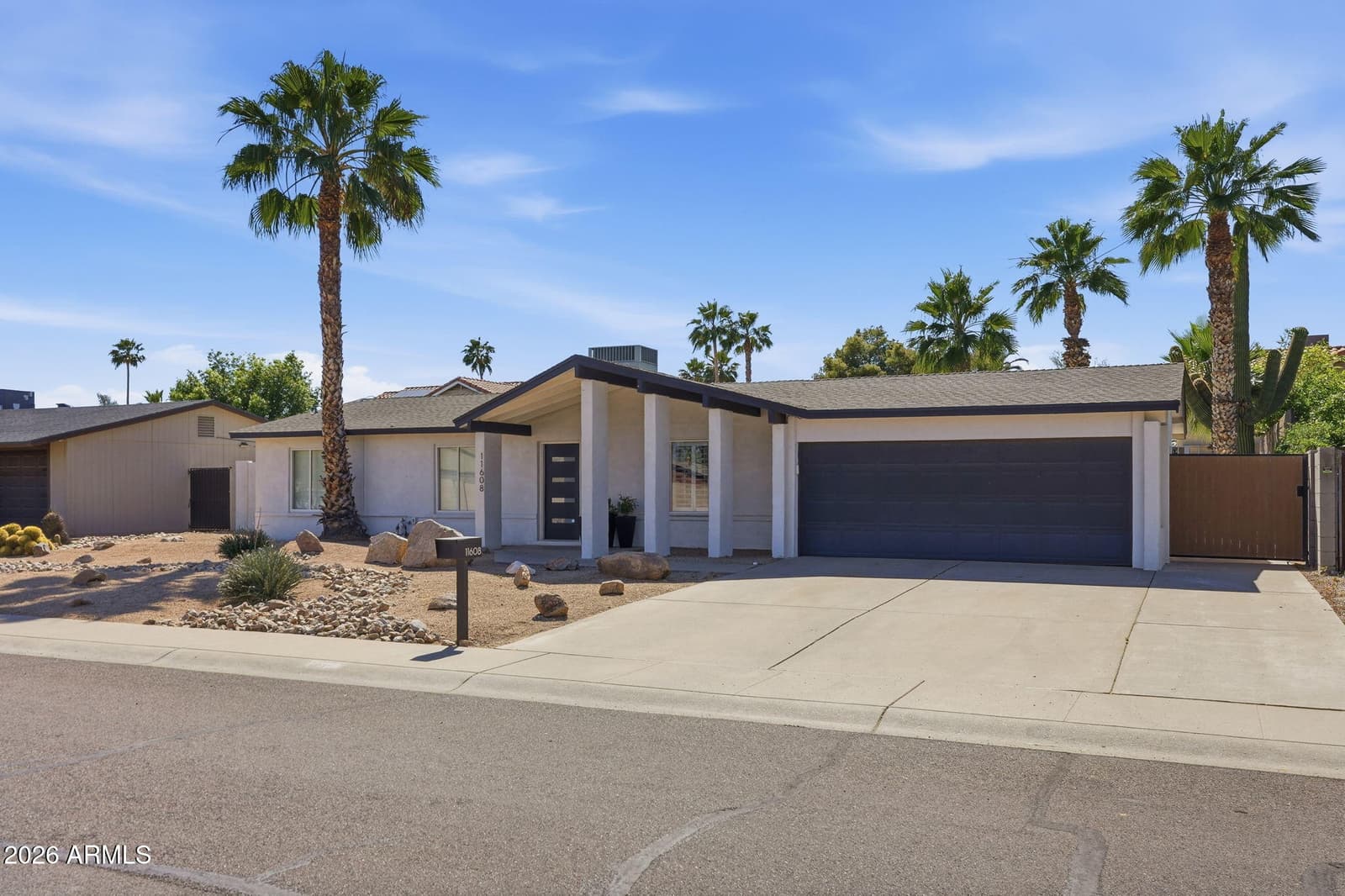 11608 N 32ND Place, Phoenix, AZ 85028 — photo 2 of 30