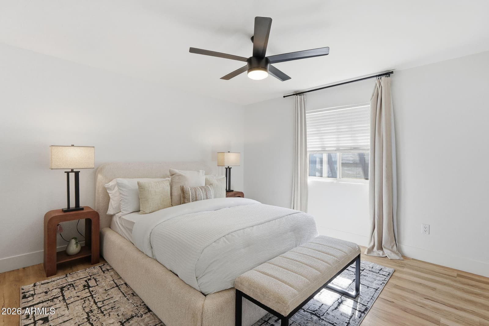 11608 N 32ND Place, Phoenix, AZ 85028 — photo 13 of 30