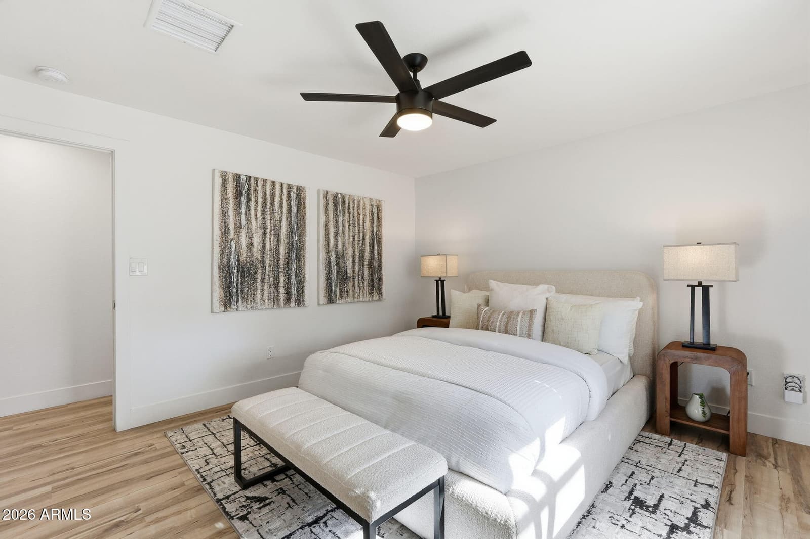 11608 N 32ND Place, Phoenix, AZ 85028 — photo 14 of 30