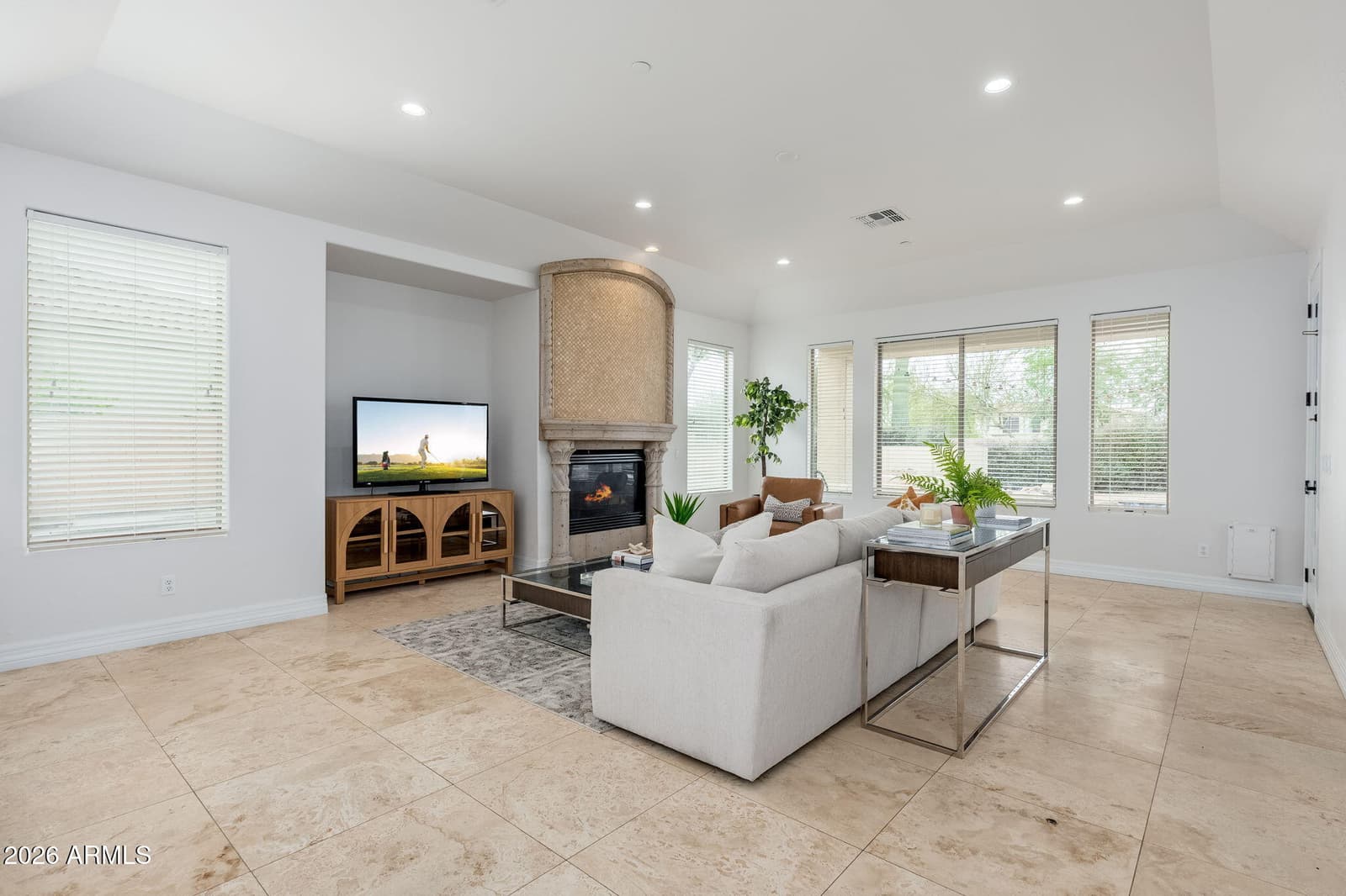 3817 E TRACKER Trail, Phoenix, AZ 85050 — photo 9 of 73