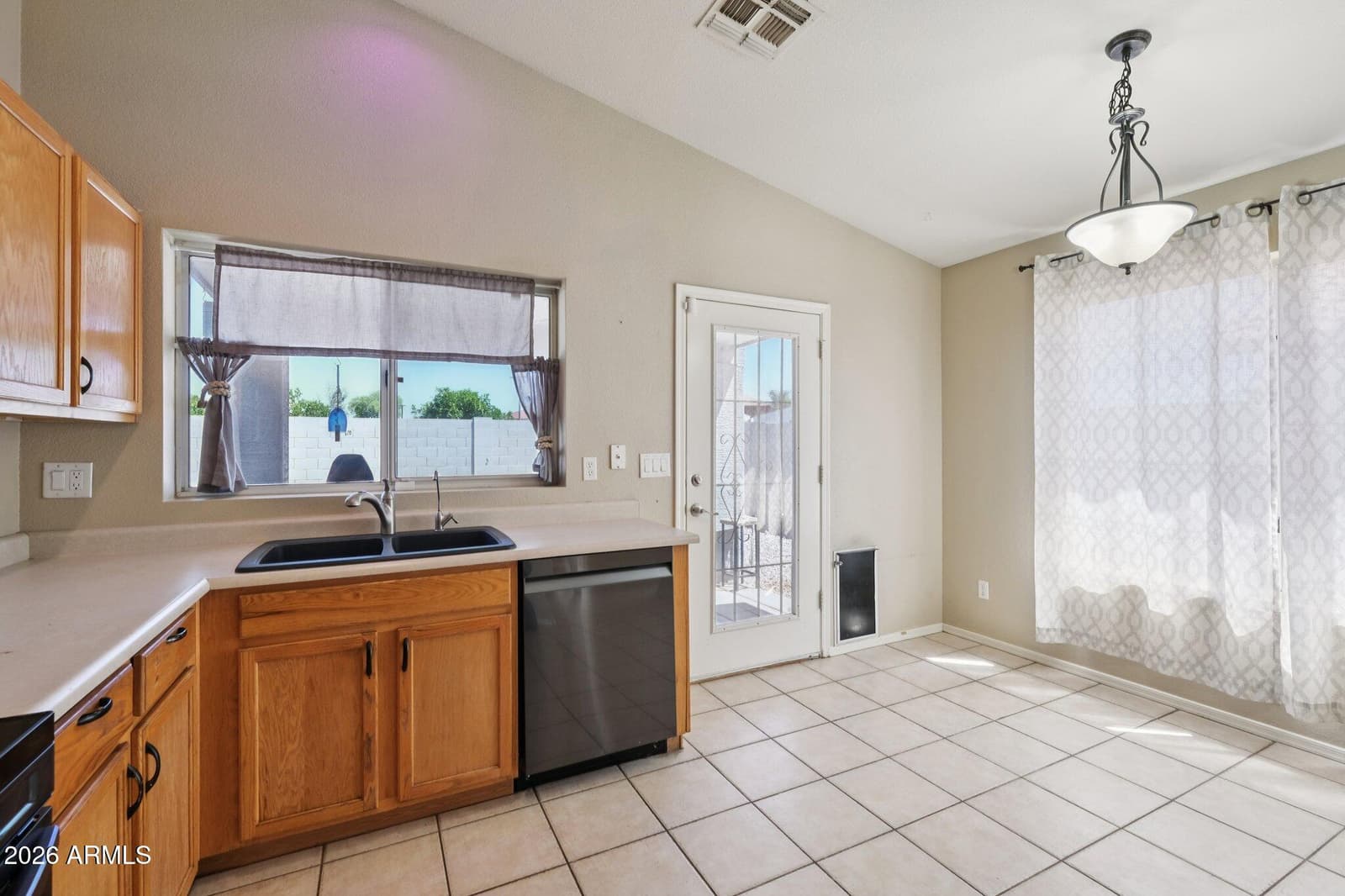 7990 W SOLANO Drive N, Glendale, AZ 85303 — photo 10 of 28