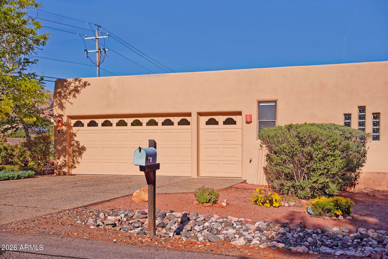25 Creek Rock Road, Sedona, AZ 86351 — photo 3 of 39