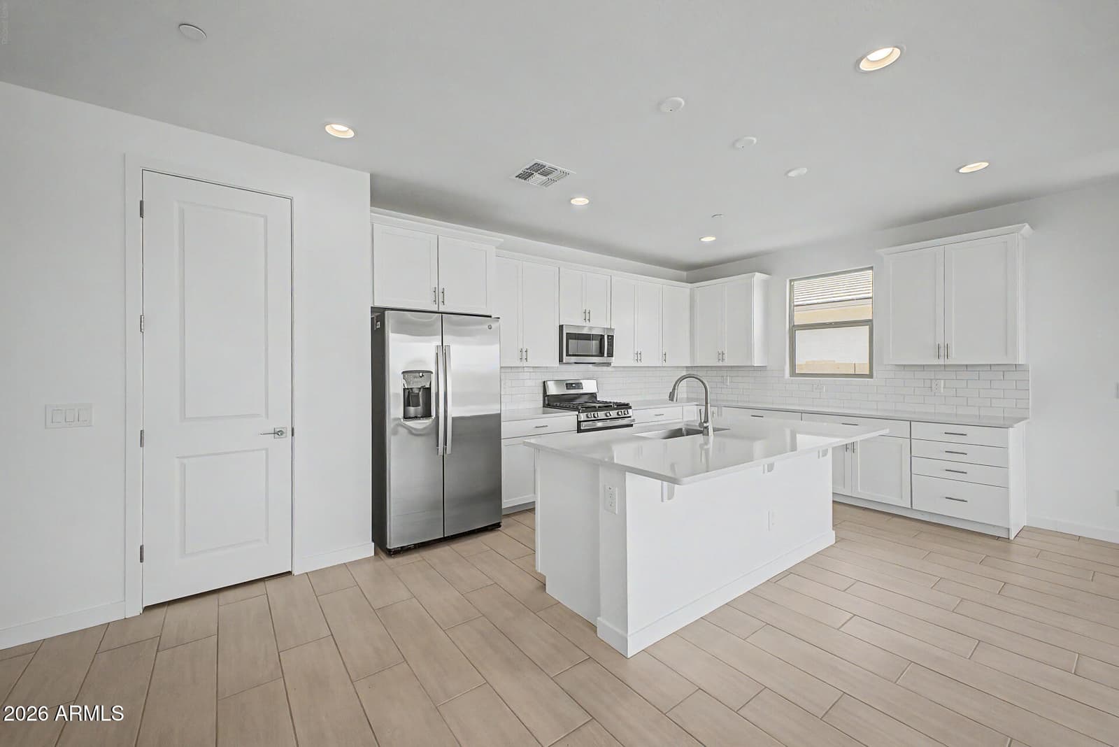 29527 N 135TH Lane, Peoria, AZ 85383 — photo 3 of 30