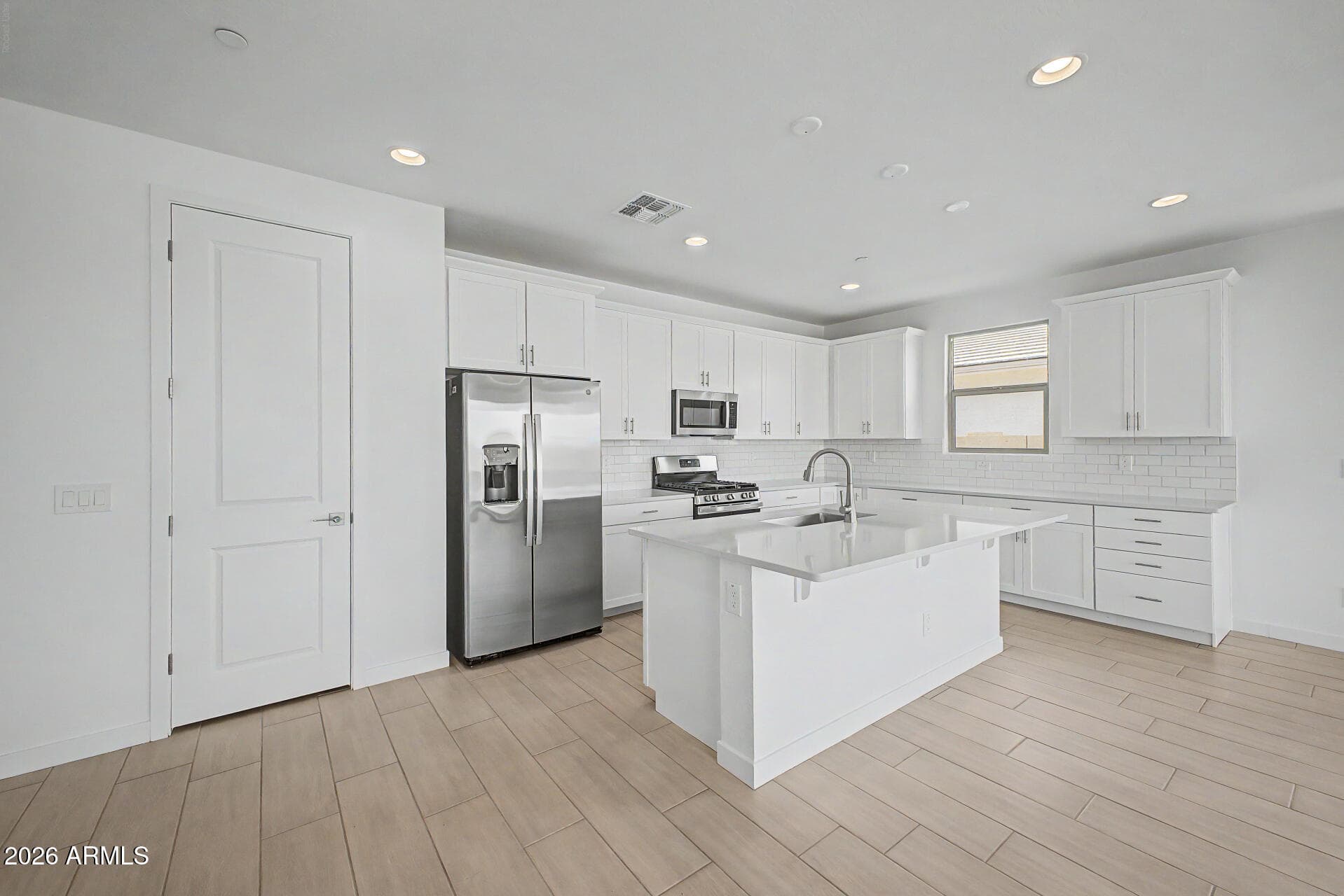 29527 N 135TH Lane, Peoria, AZ 85383 — photo 3 of 30