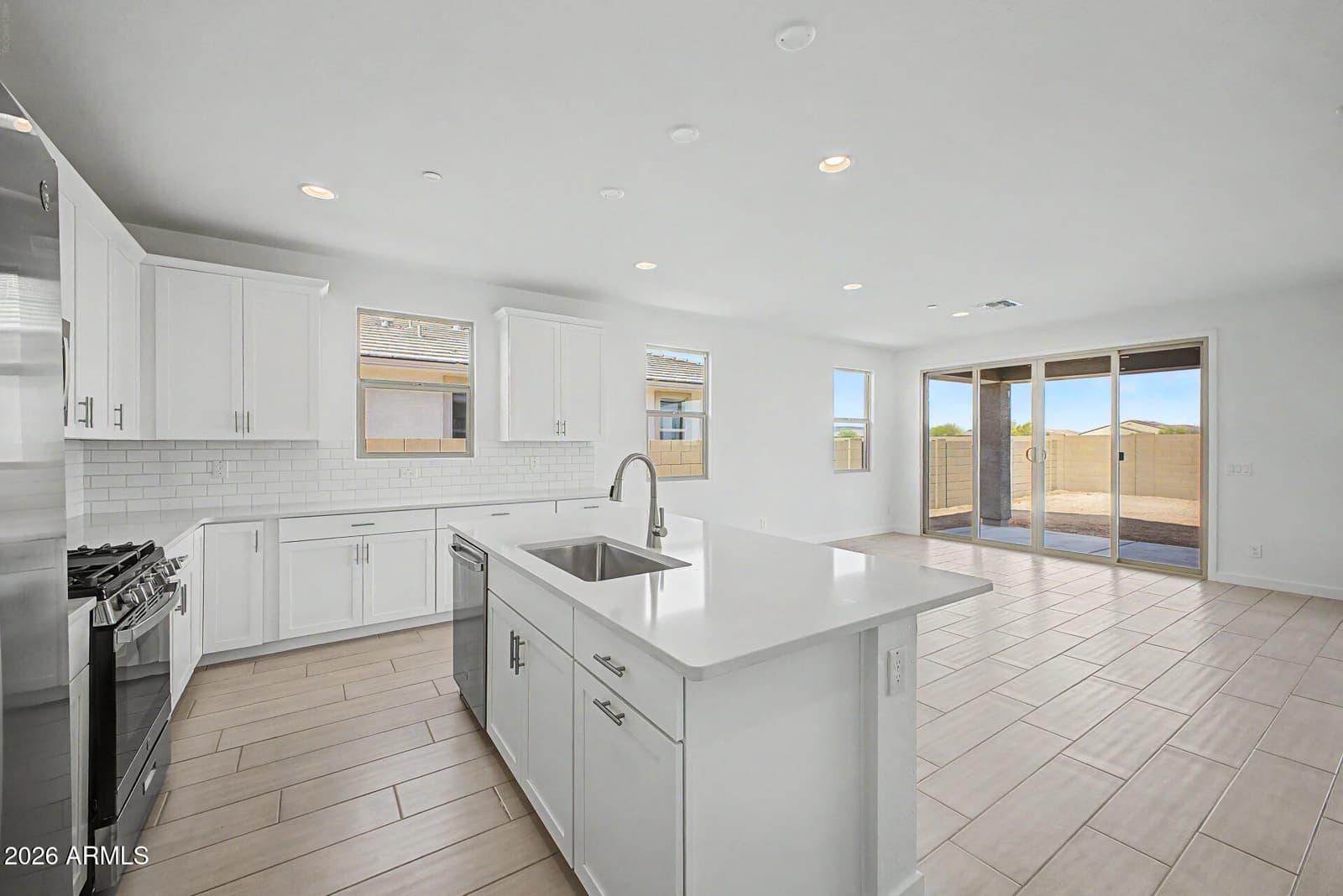 29527 N 135TH Lane, Peoria, AZ 85383 — photo 4 of 30