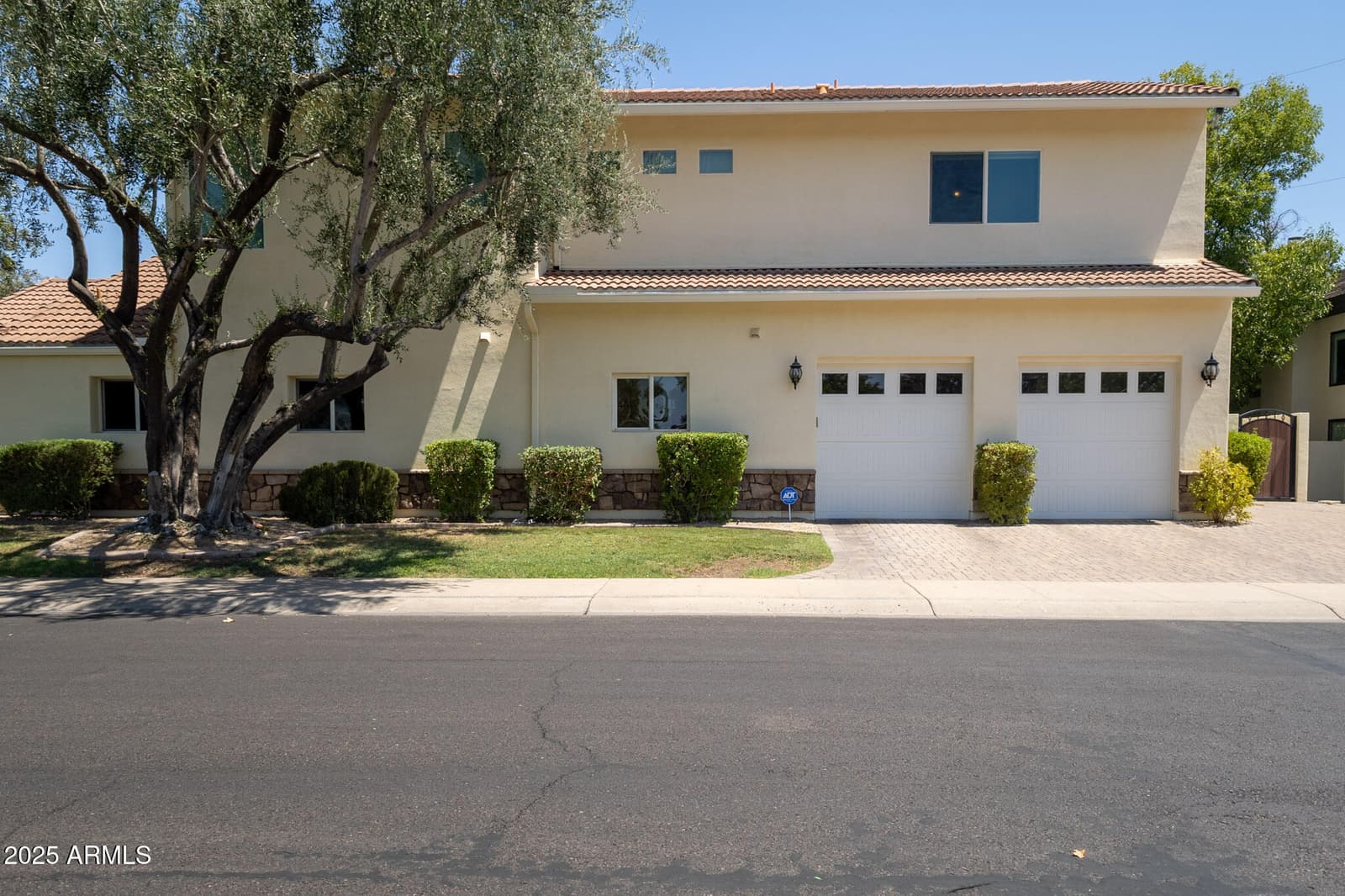 229 W VISTA Avenue, Phoenix, AZ 85021 — photo 12 of 112