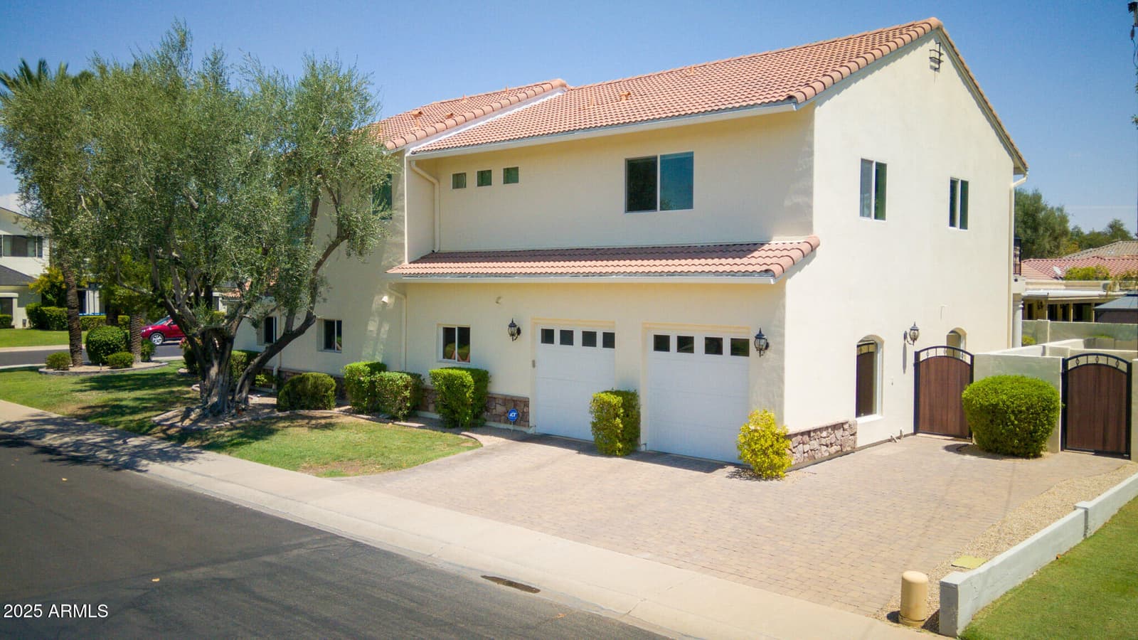 229 W VISTA Avenue, Phoenix, AZ 85021 — photo 13 of 112