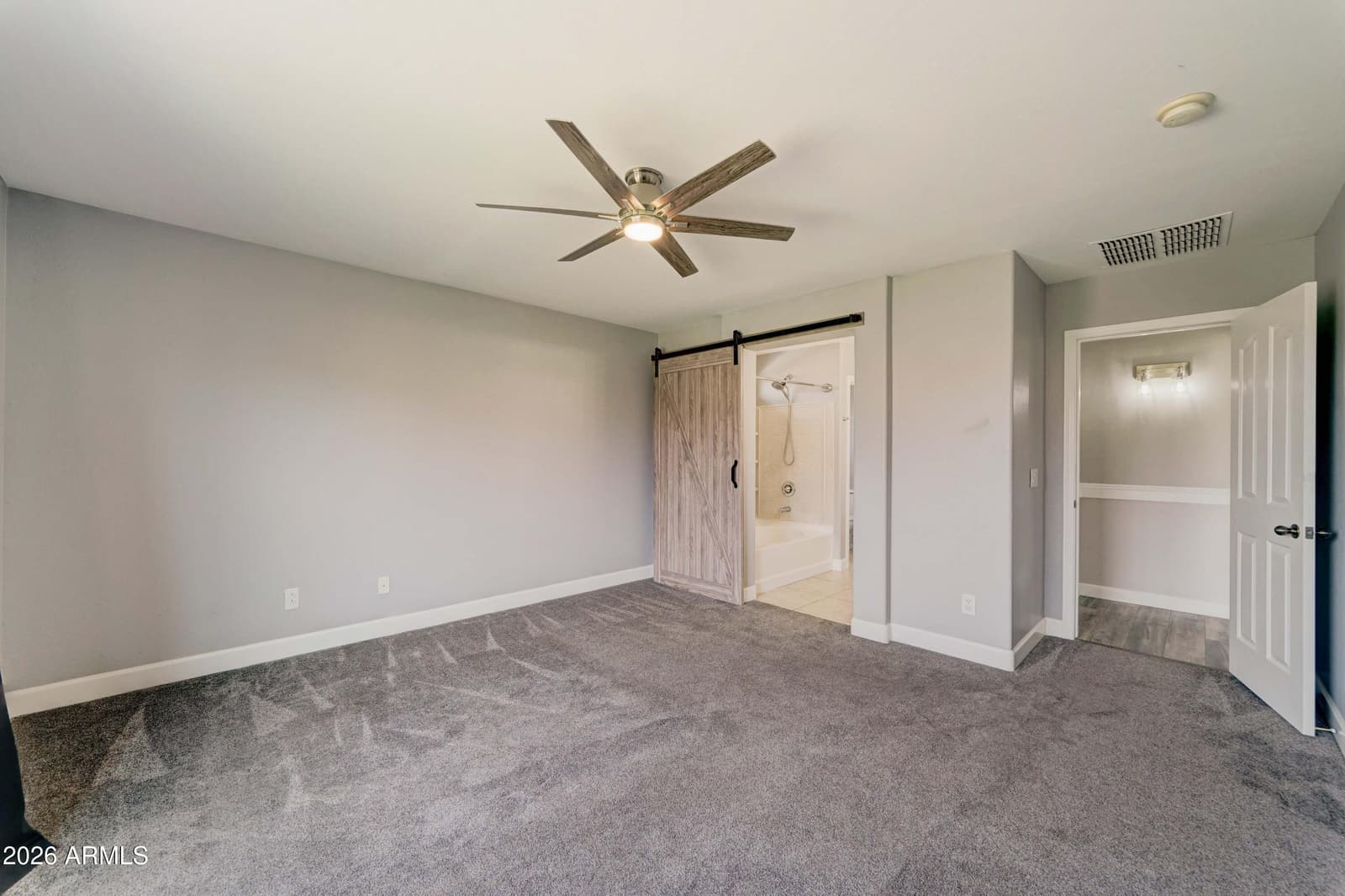 928 W DESERT HILLS Drive, San Tan Valley, AZ 85143 — photo 16 of 31