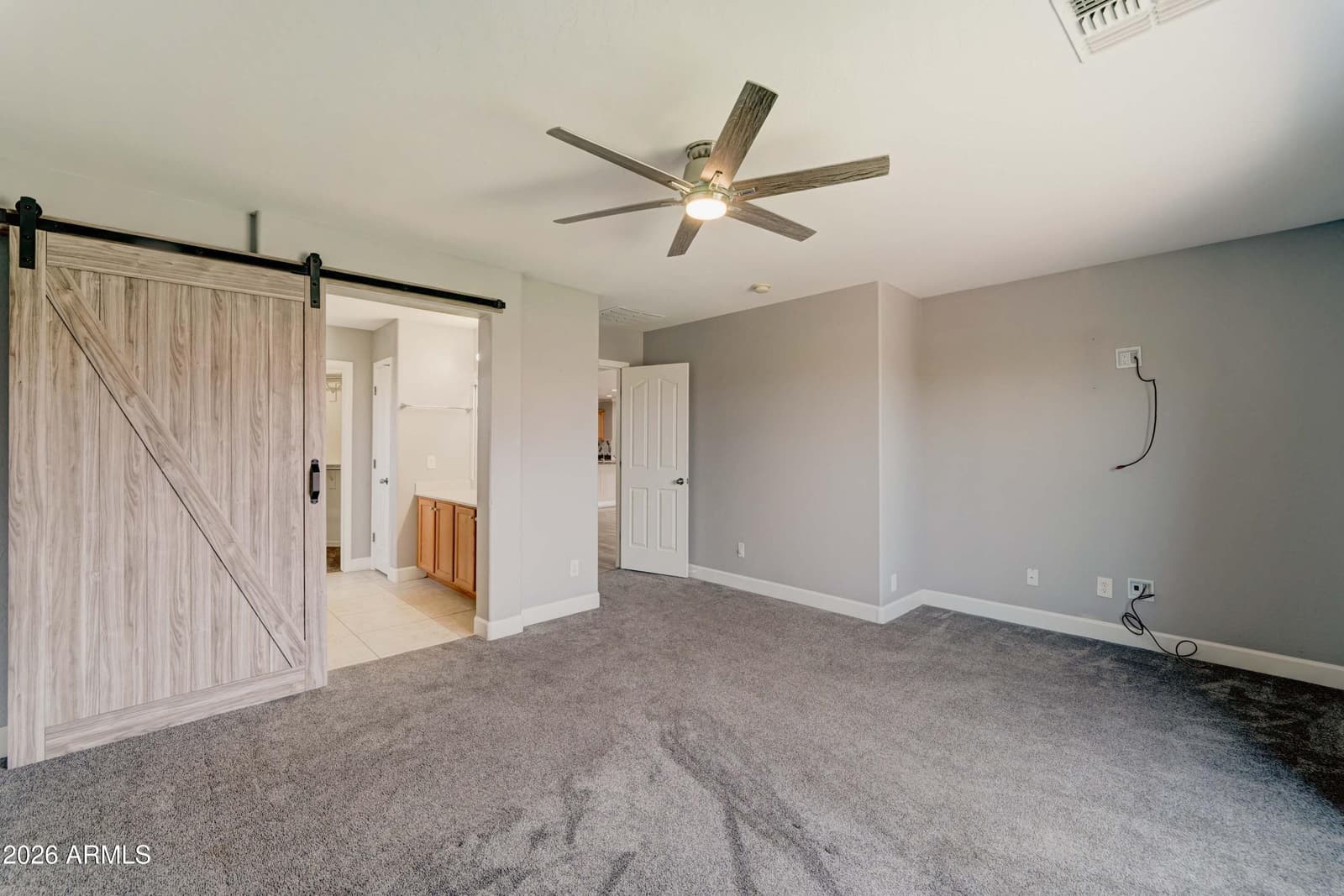 928 W DESERT HILLS Drive, San Tan Valley, AZ 85143 — photo 17 of 31