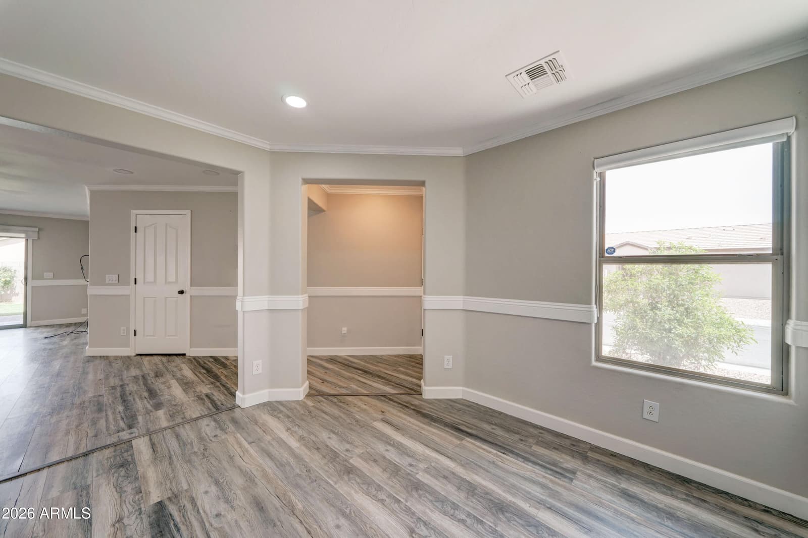 928 W DESERT HILLS Drive, San Tan Valley, AZ 85143 — photo 4 of 31